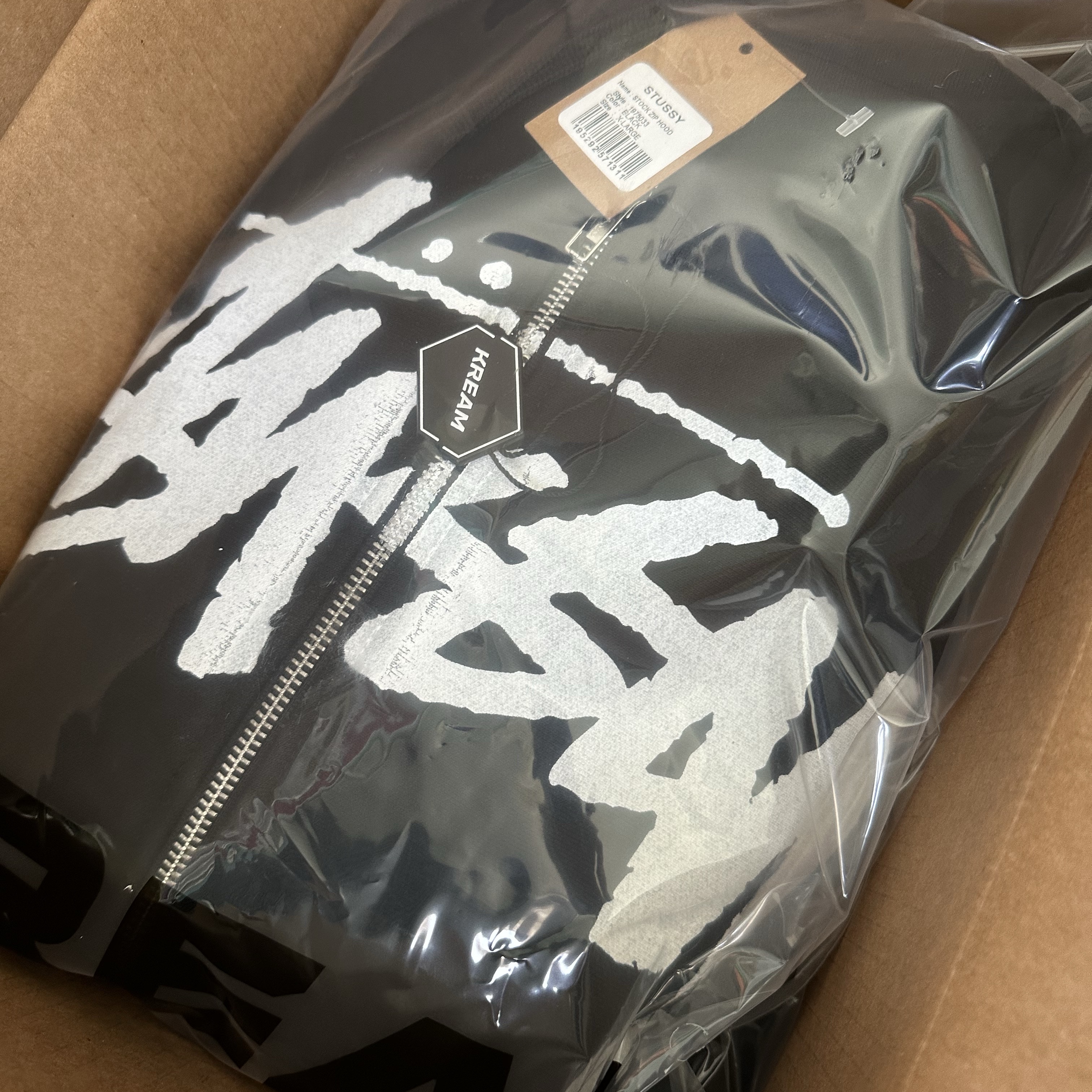Stussy Stock Zip Hoodie Black 착용 스타일