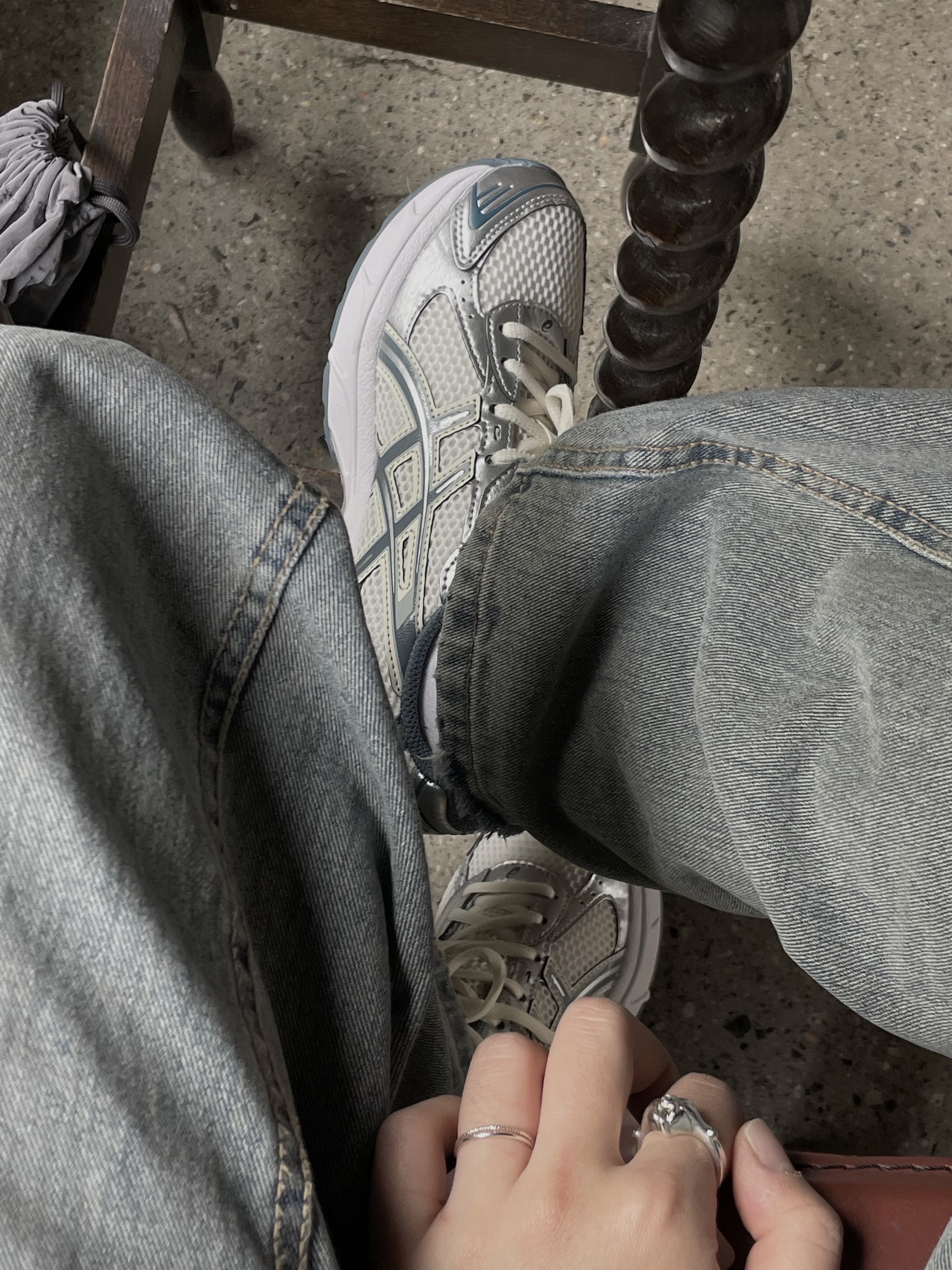 Asics Gel-1130 Cream Ironclad 착용 스타일