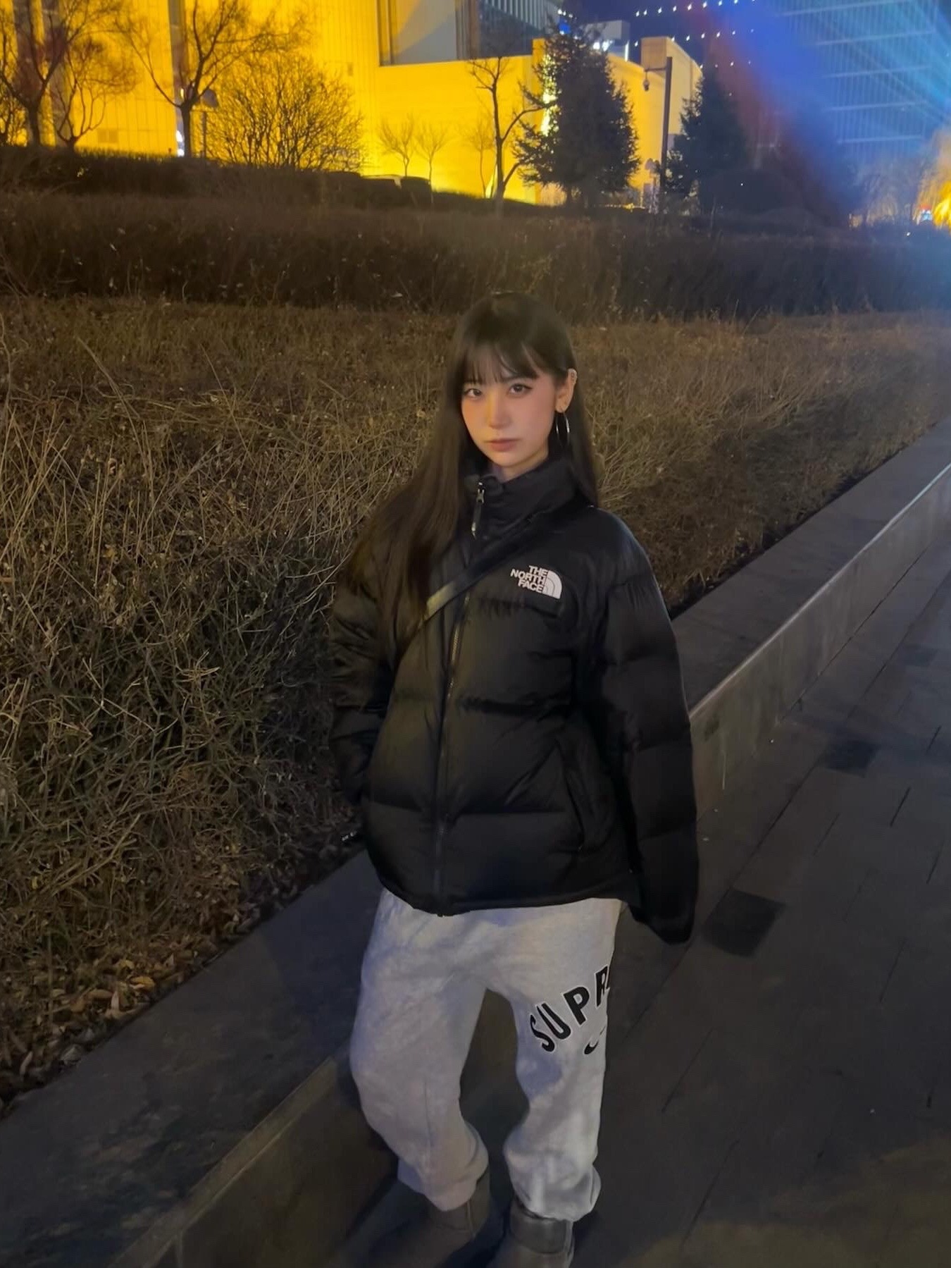 (W) UGG Classic Mini II Boots Grey, Supreme x Nike Arc Sweatpants Heather Grey - 22SS 착용 스타일 - 4