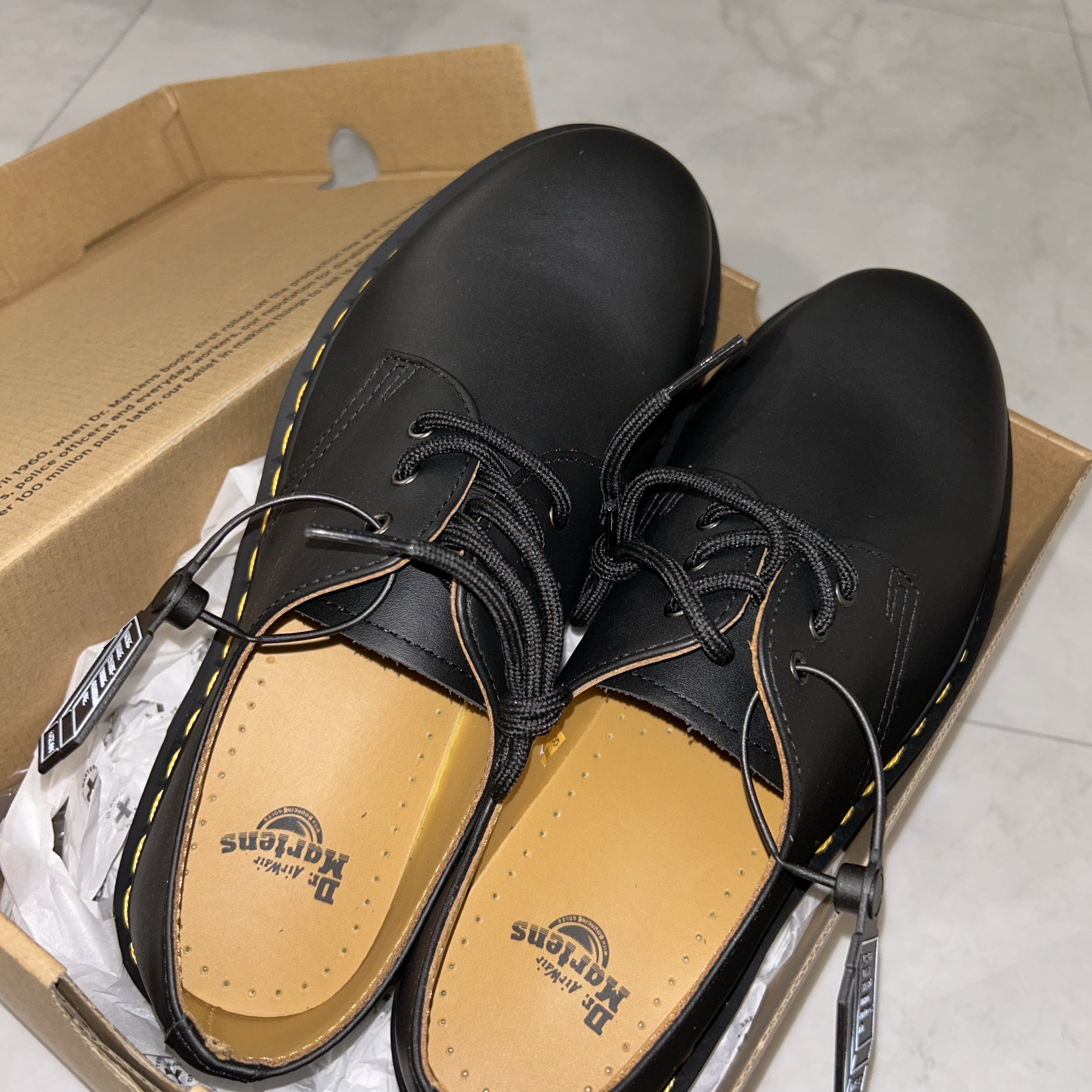 Dr. Martens 1461 Nappa Black 착용 스타일