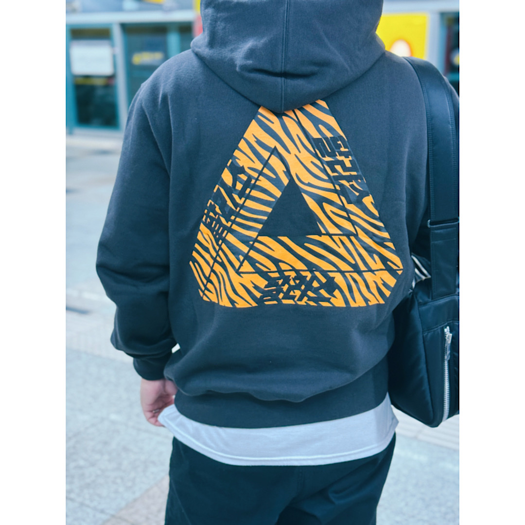 Palace Korea Hoodie Black - 24SS, Supreme Houndstooth Wool Camp Cap Black - 23FW 착용 스타일 - 2