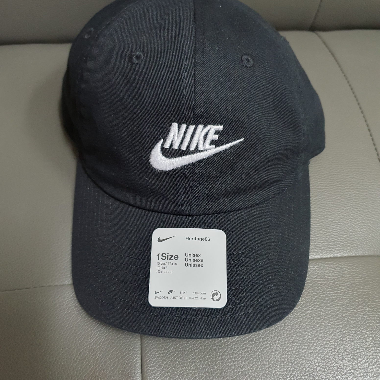 Nike Heritage 86 Futura Washed Cap Black White 착용 스타일
