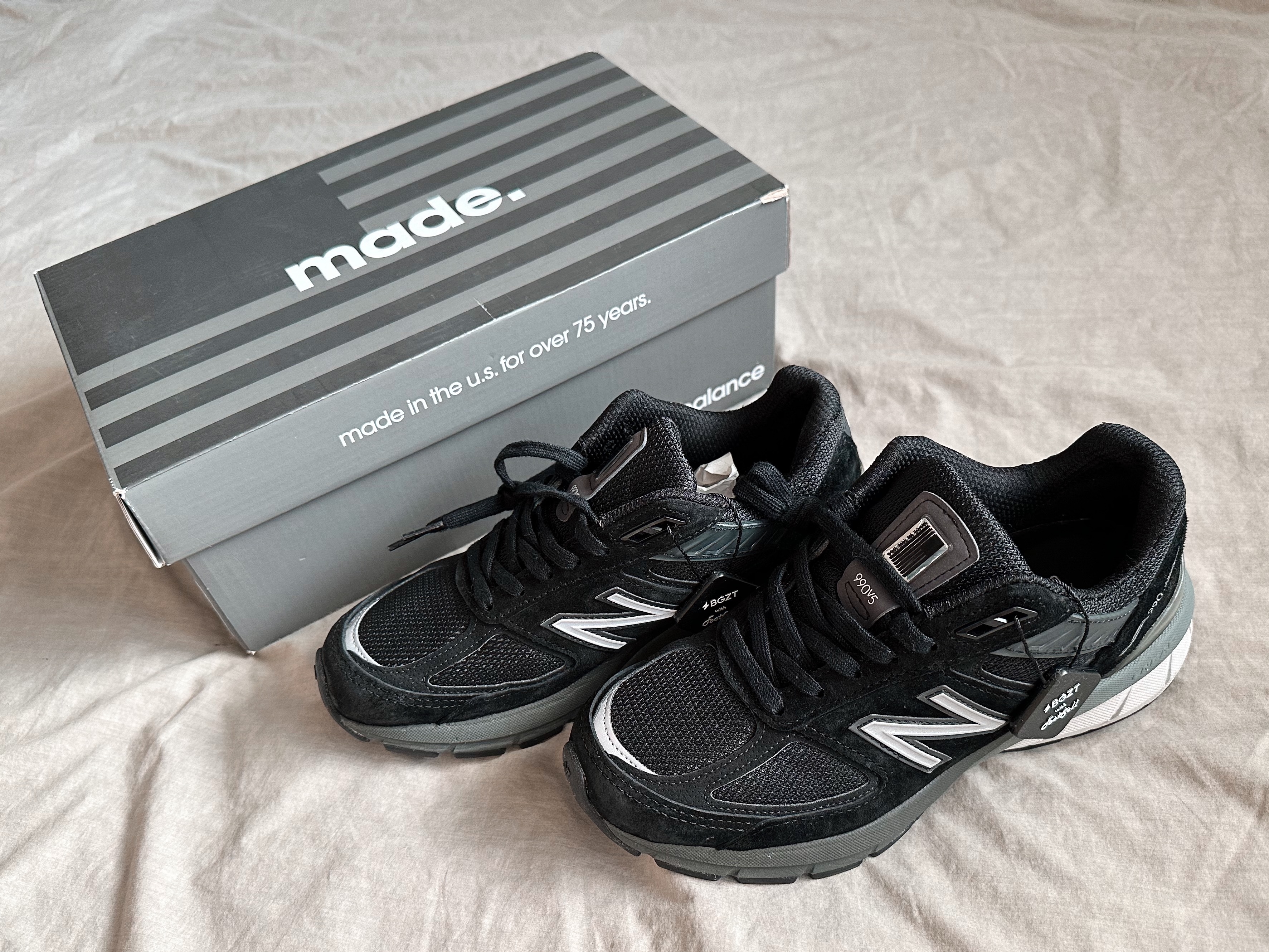 New Balance 990v5 Made in USA Black - D Standard 착용 스타일 - 2