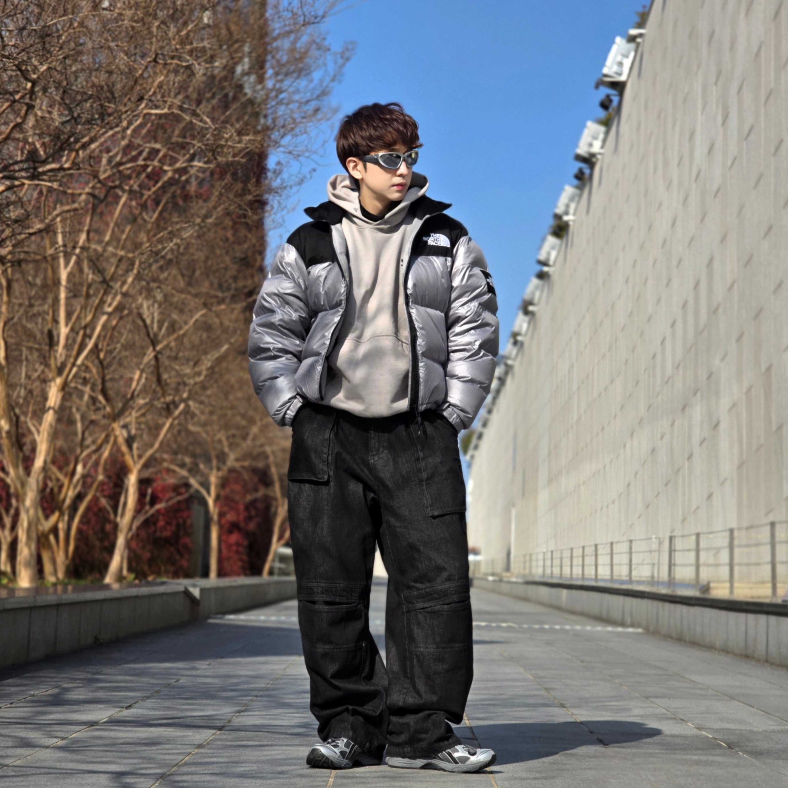 Asics x Unaffected Gel-Kayano 14 Silver Moon, The North Face White Label Novelty Nuptse Down Jacket Heather Gray 착용 스타일 - 3