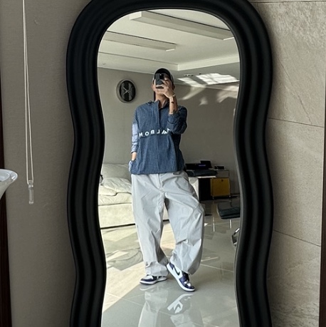 Malbon Golf x Adidas 1/2 Zip Anorak Hoodie Collegiate Navy, Jordan 1 Low Golf Court Purple 착용 스타일 - 1