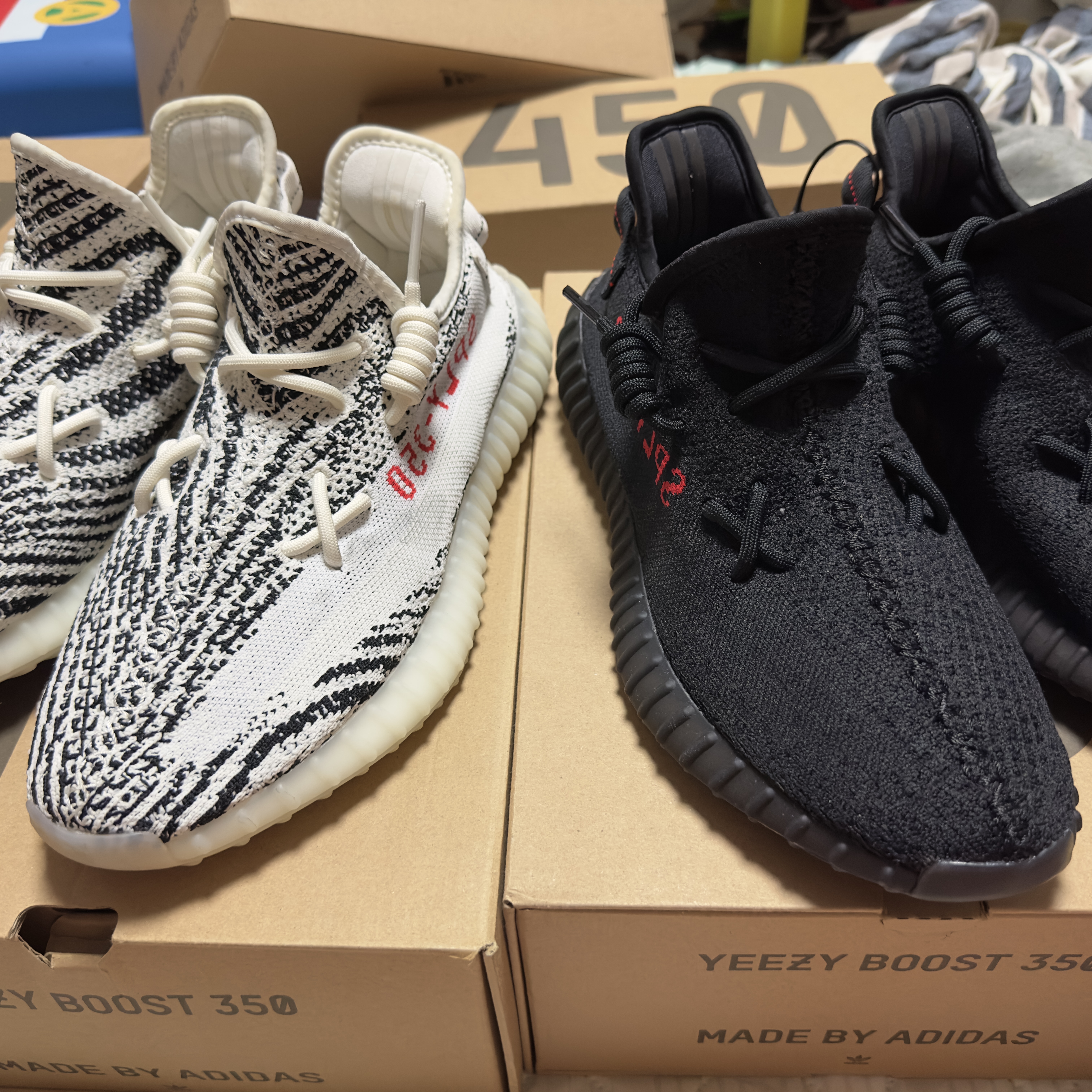 Adidas Yeezy Boost 350 V2 Black Red 2020, Adidas Yeezy Boost 350 V2 Zebra 2017/2019/2020 착용 스타일 - 2