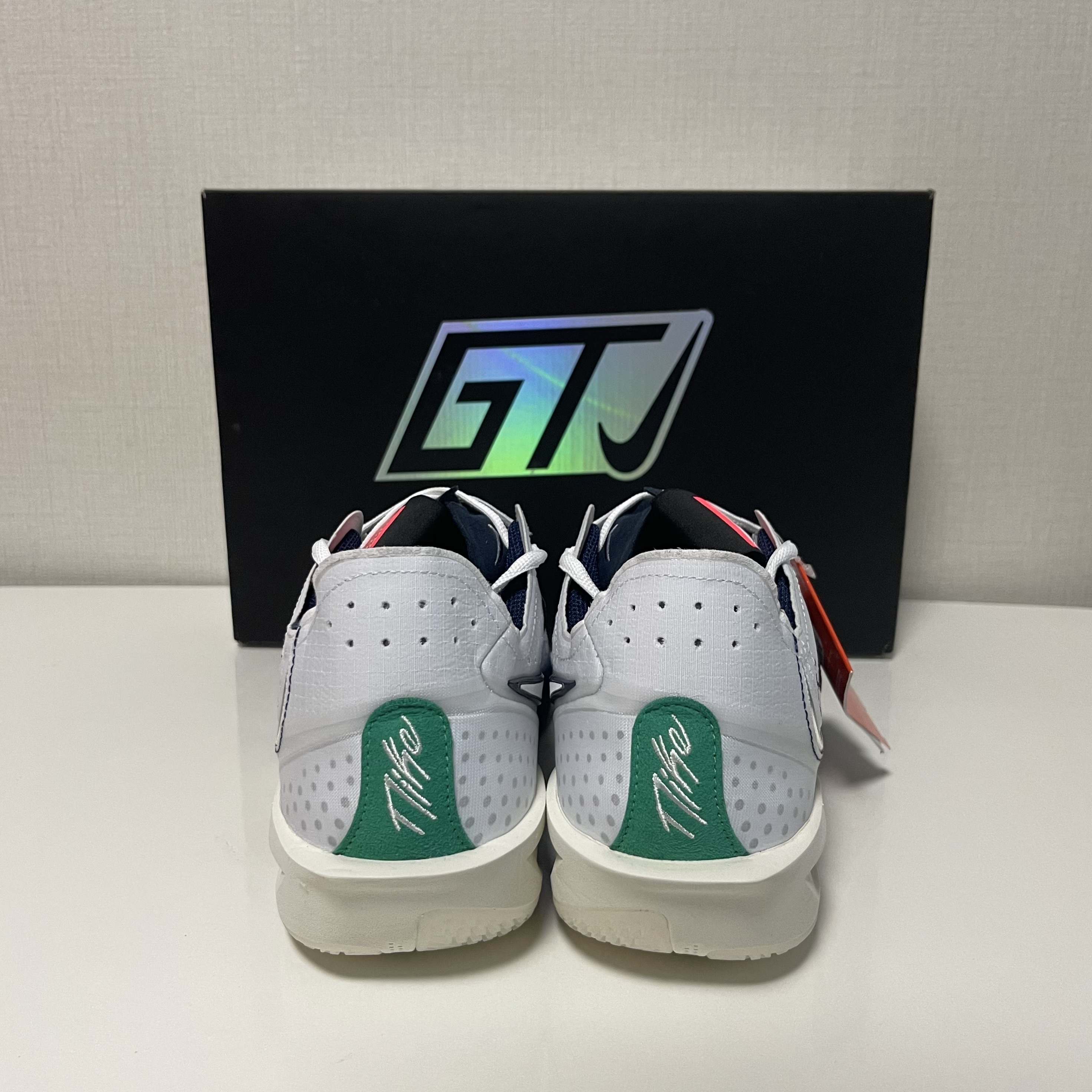 Nike Air Zoom GT Cut 3 ASW EP White Metallic Silver 착용 스타일 - 5