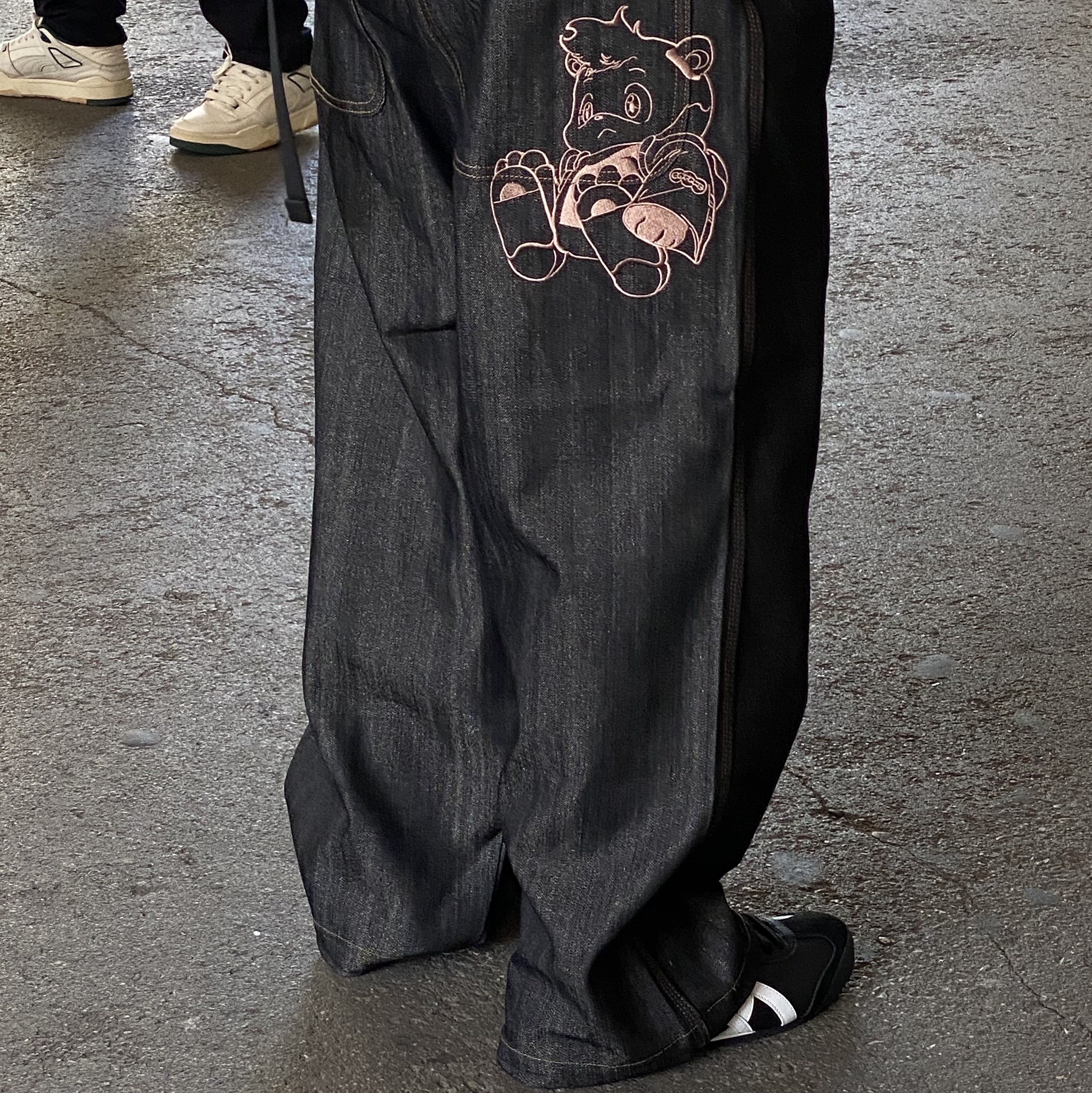 Onitsuka Tiger Mexico 66 Black White, Cotchs Galaxy Denim Pants 착용 스타일