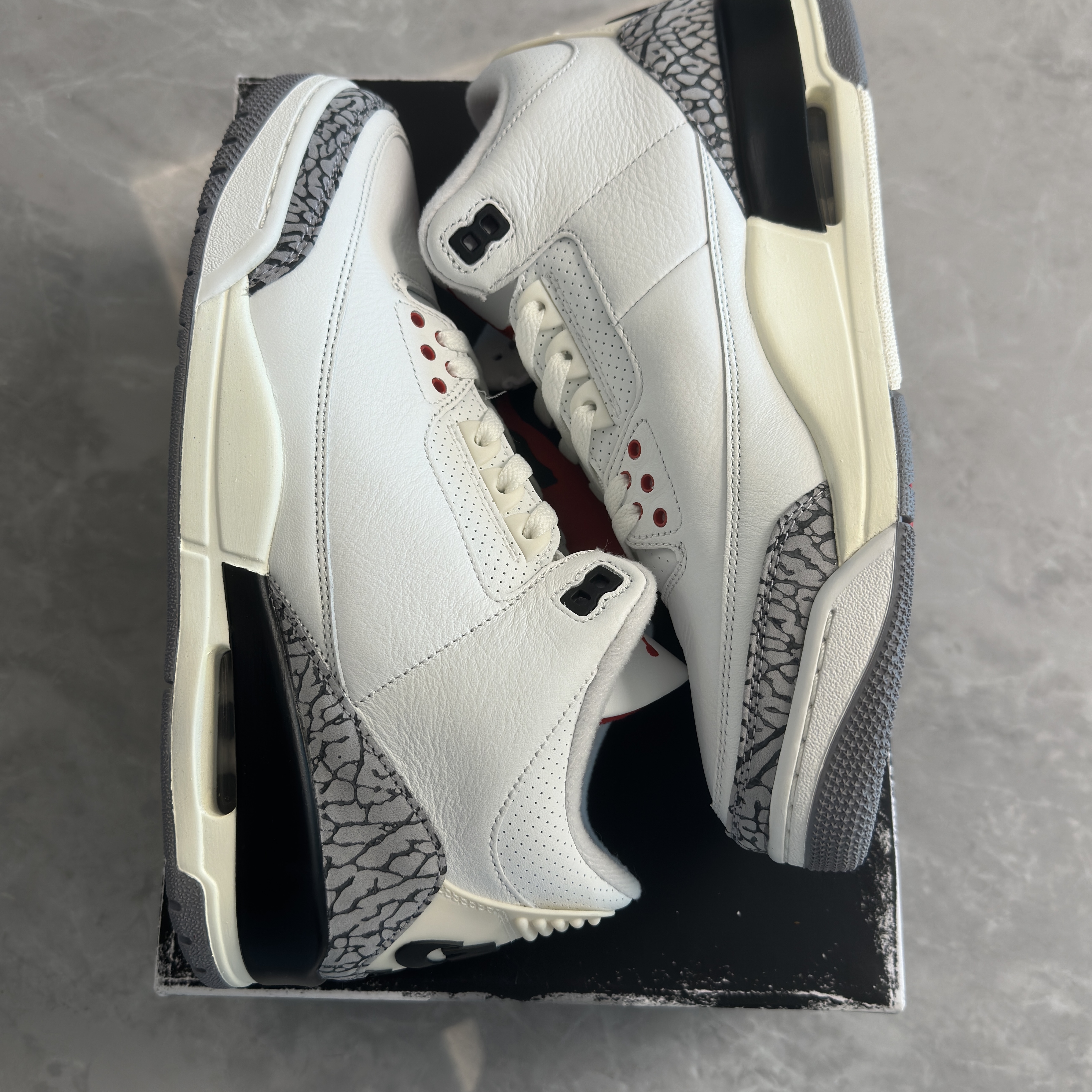 Jordan 3 Retro White Cement Reimagined 착용 스타일 - 2