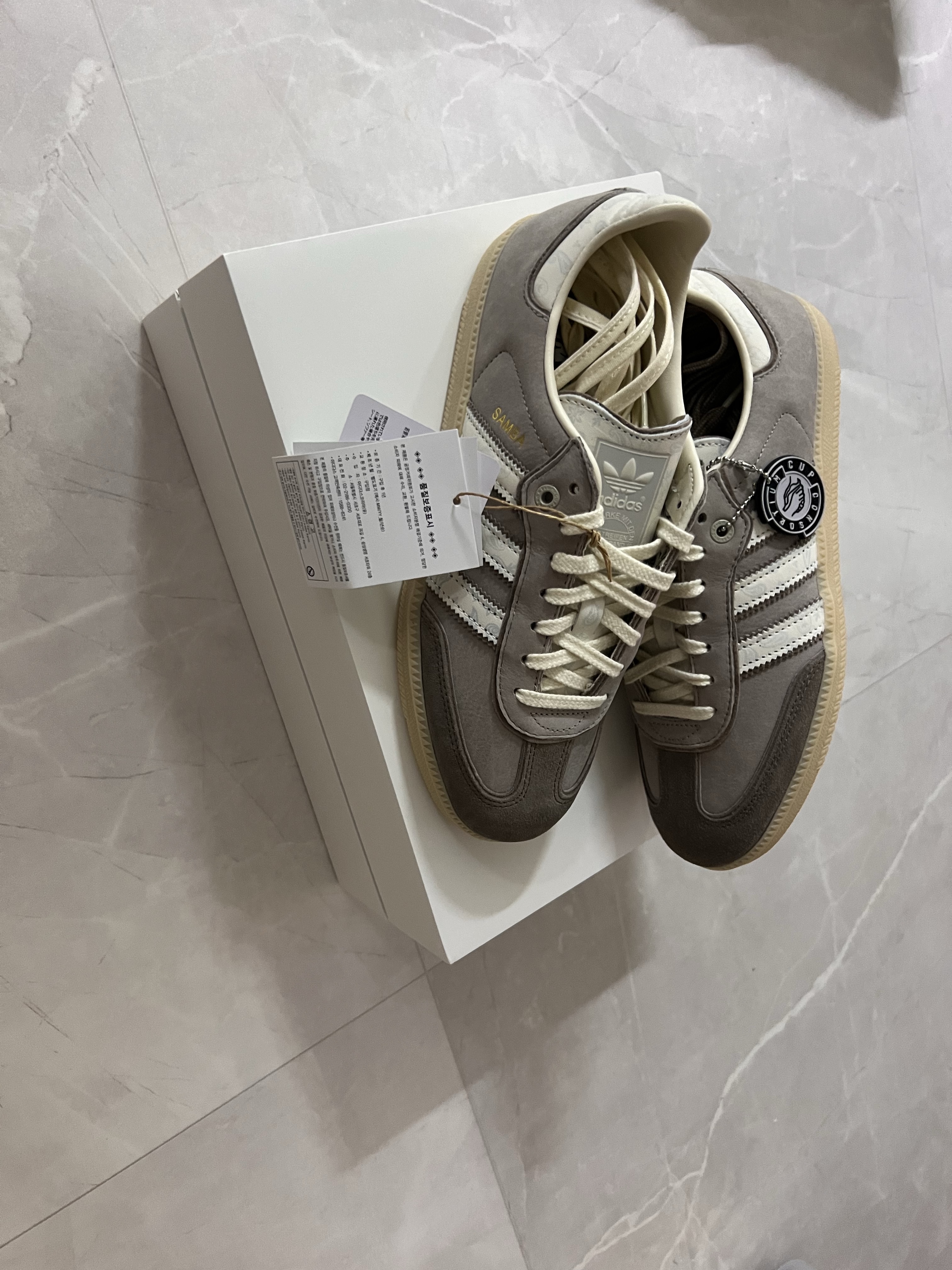 Adidas x Offspring Samba Consortium Cup Pantone Clay 착용 스타일