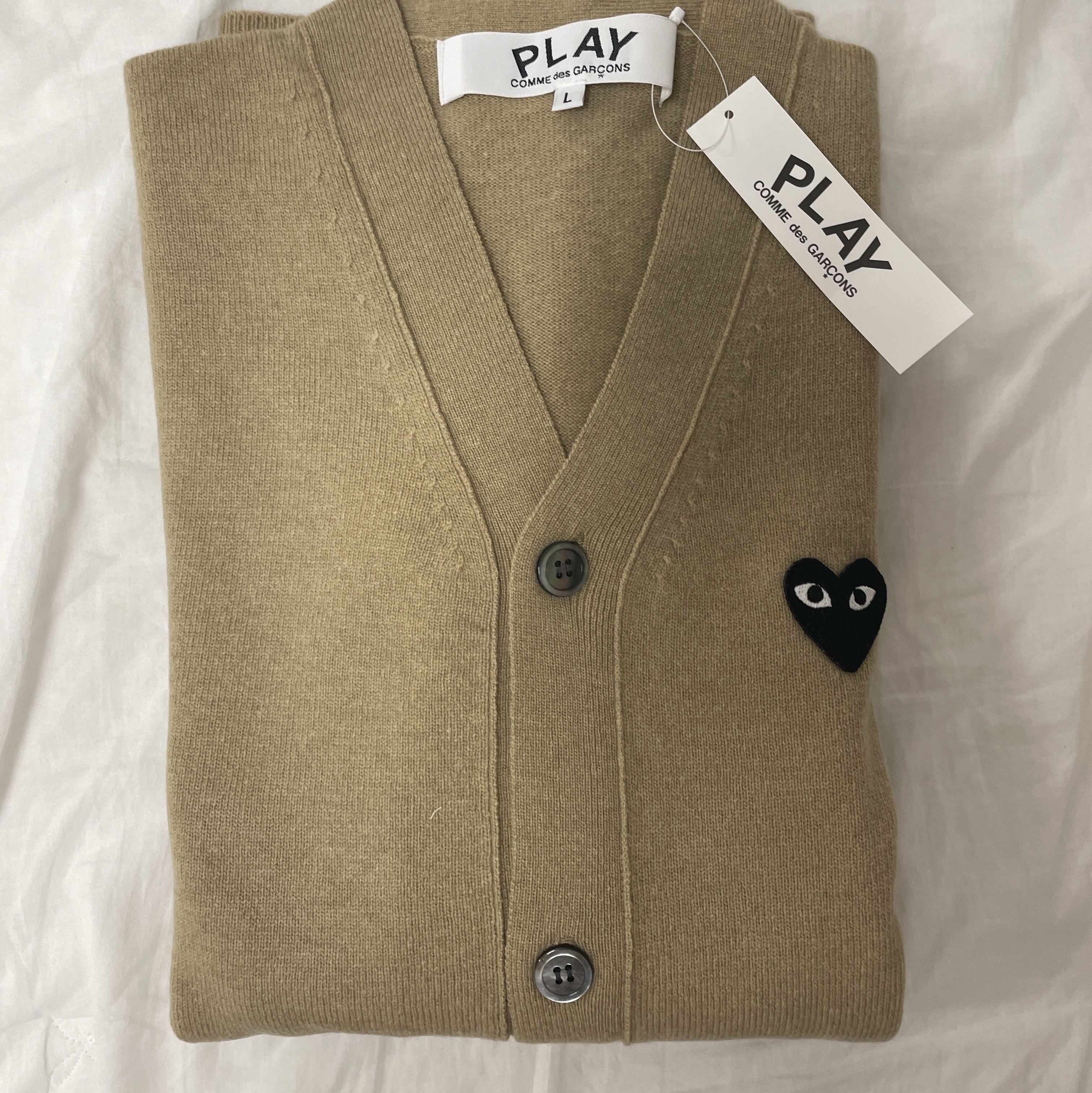 Play Comme des Garcons Black Heart Knit Cardigan Beige, Play Comme des Garcons Black Heart Knit Cardigan Beige 착용 스타일