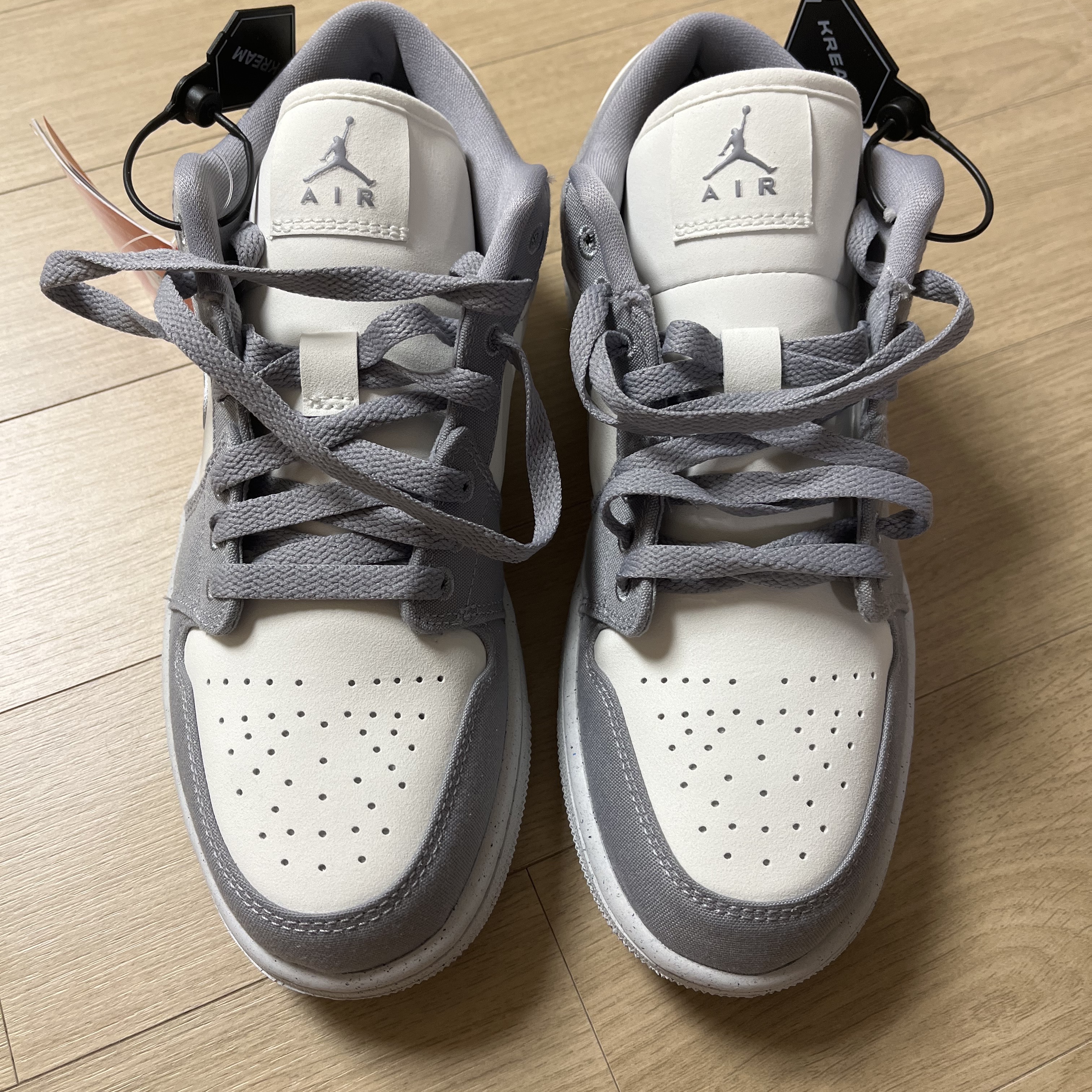 (W) Jordan 1 Low SE Light Steel Grey 착용 스타일