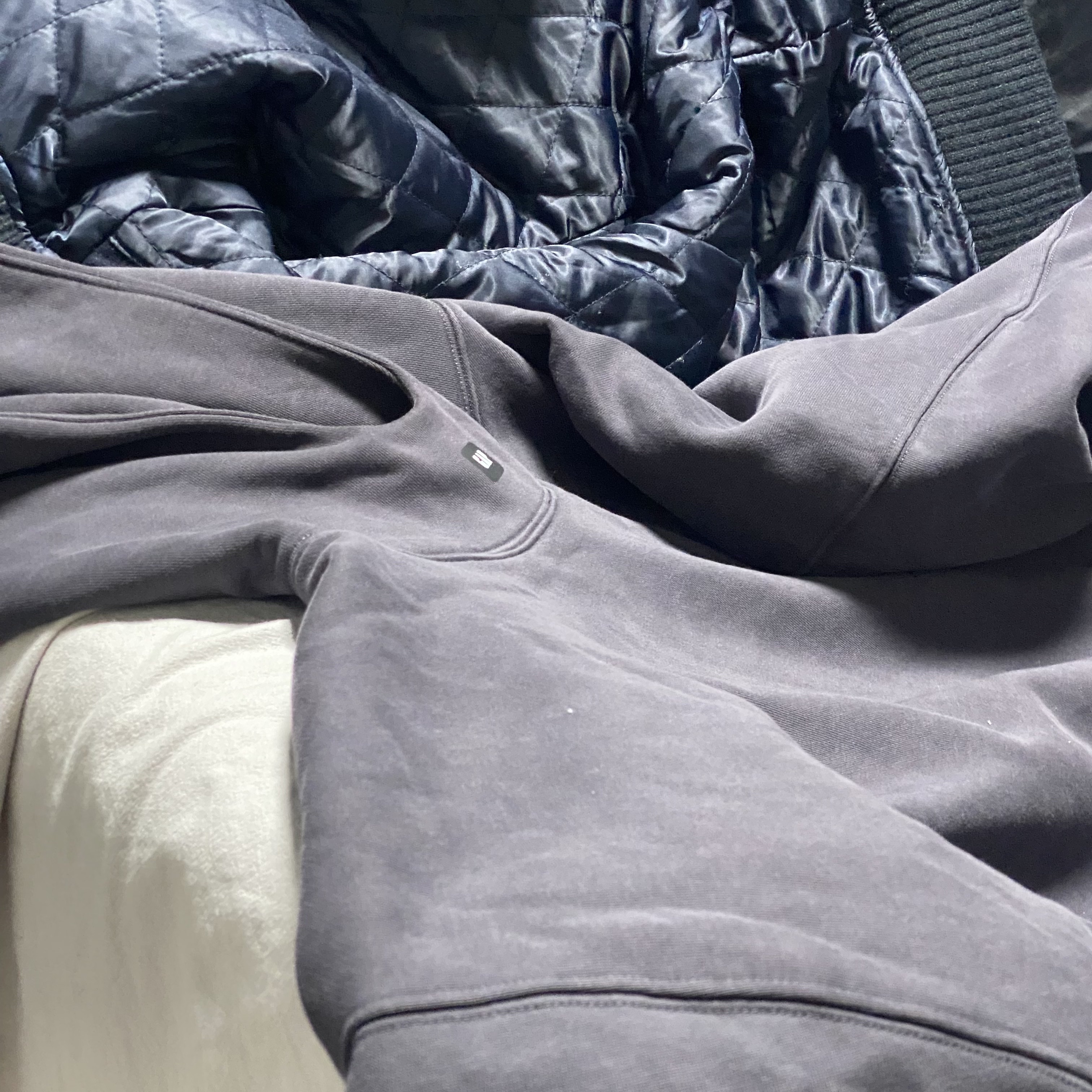 Yeezy Gap Engineered By Balenciaga Logo Hoodie Dark Grey 착용 스타일