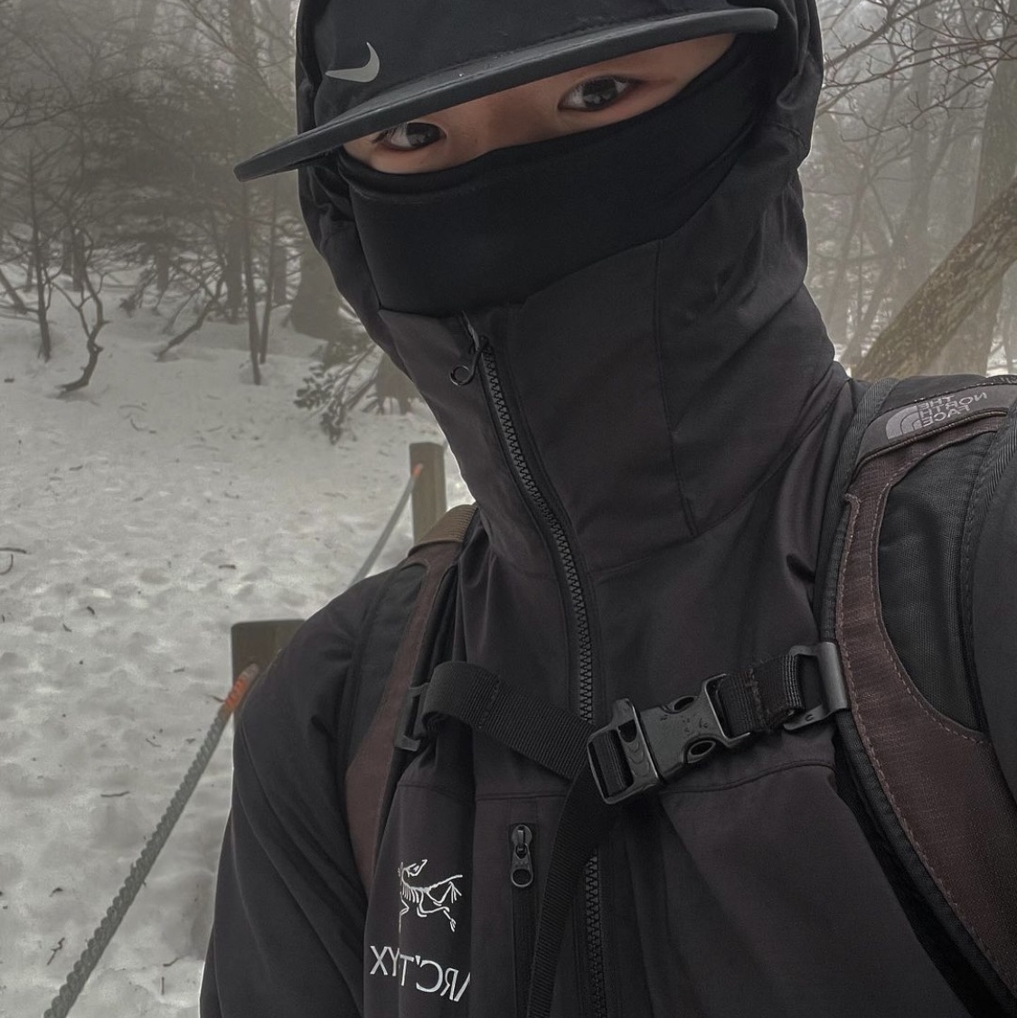 Arc'teryx Squamish Hoody Black 착용 스타일 - 2