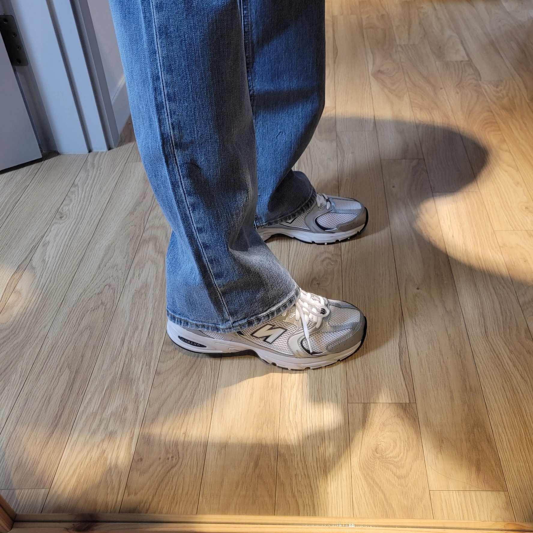 New Balance 530 Steel Grey 착용 스타일