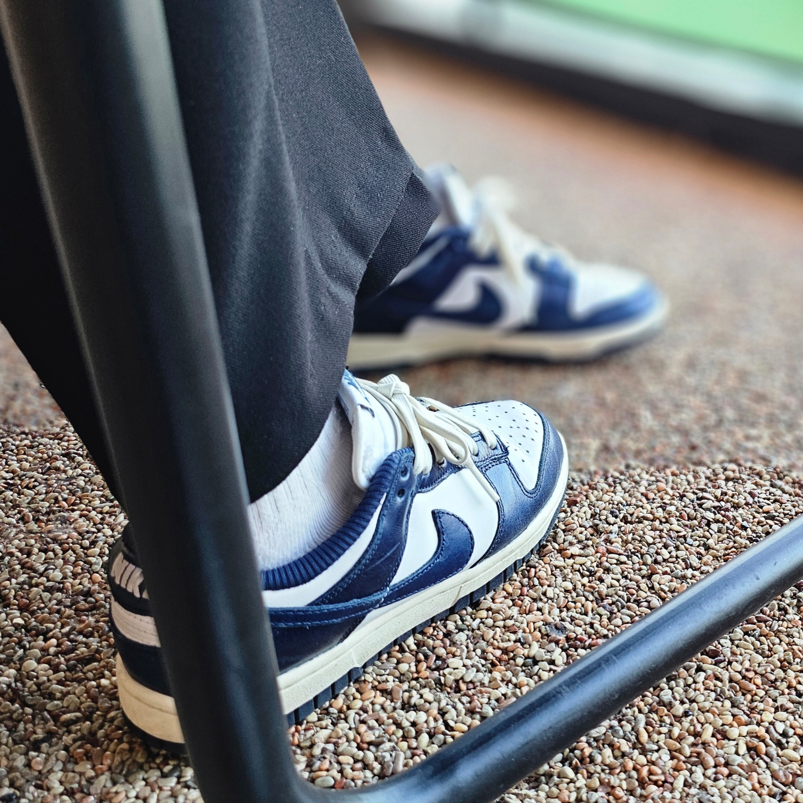 (W) Nike Dunk Low Vintage Midnight Navy 착용 스타일 - 4
