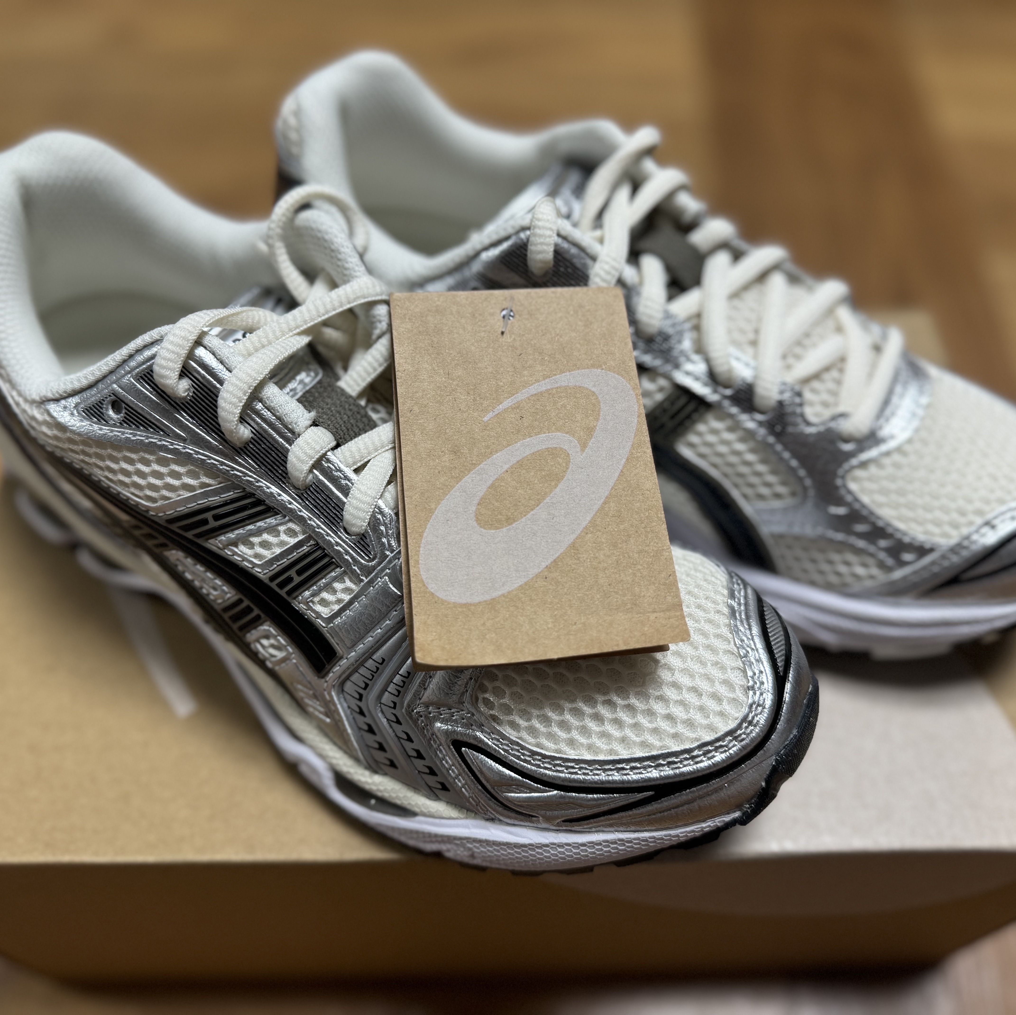 Asics Gel-Kayano 14 Cream Black 착용 스타일 - 1