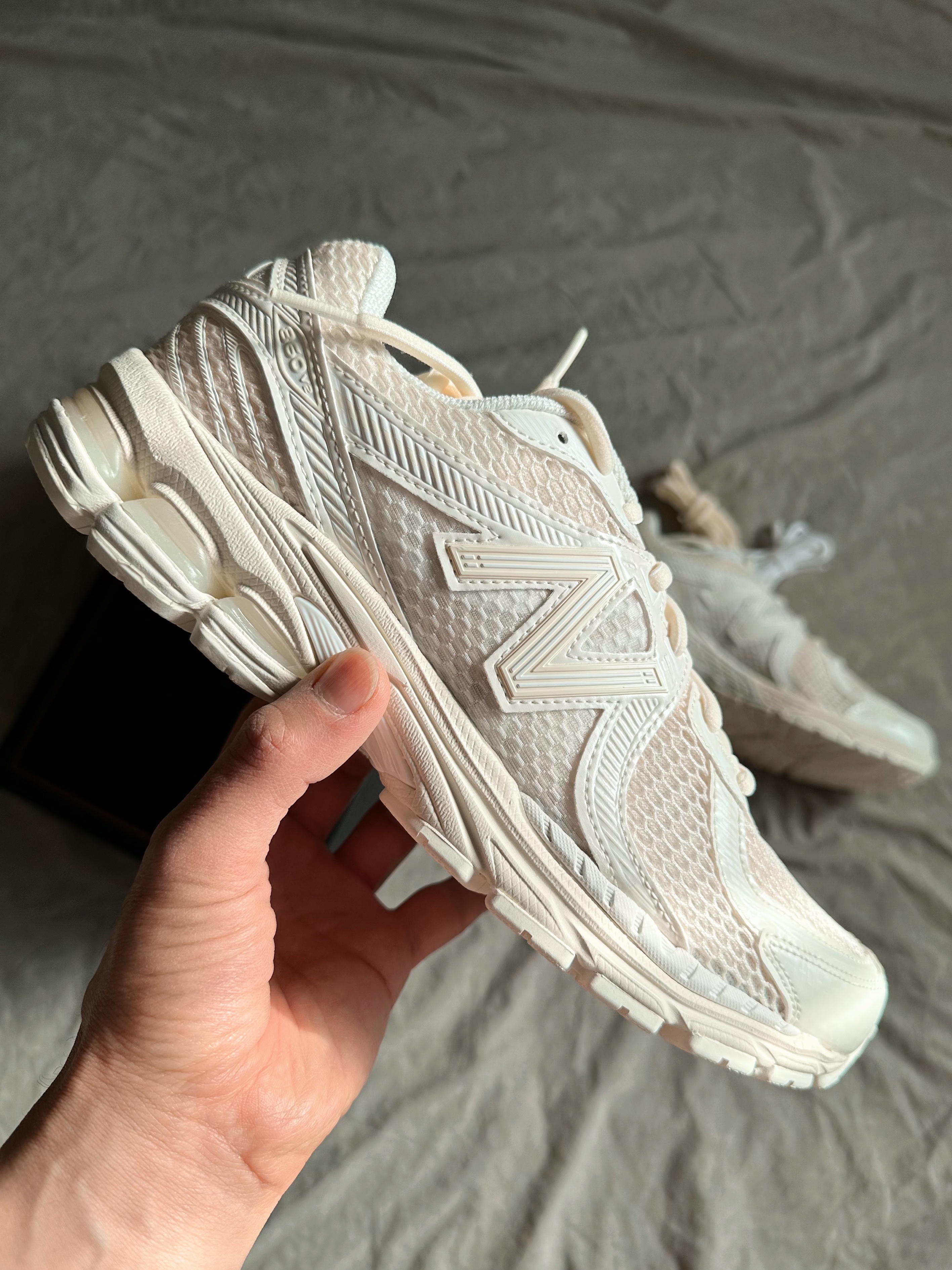 New Balance x Aime Leon Dore 860v2 White Beige 착용 스타일 - 1