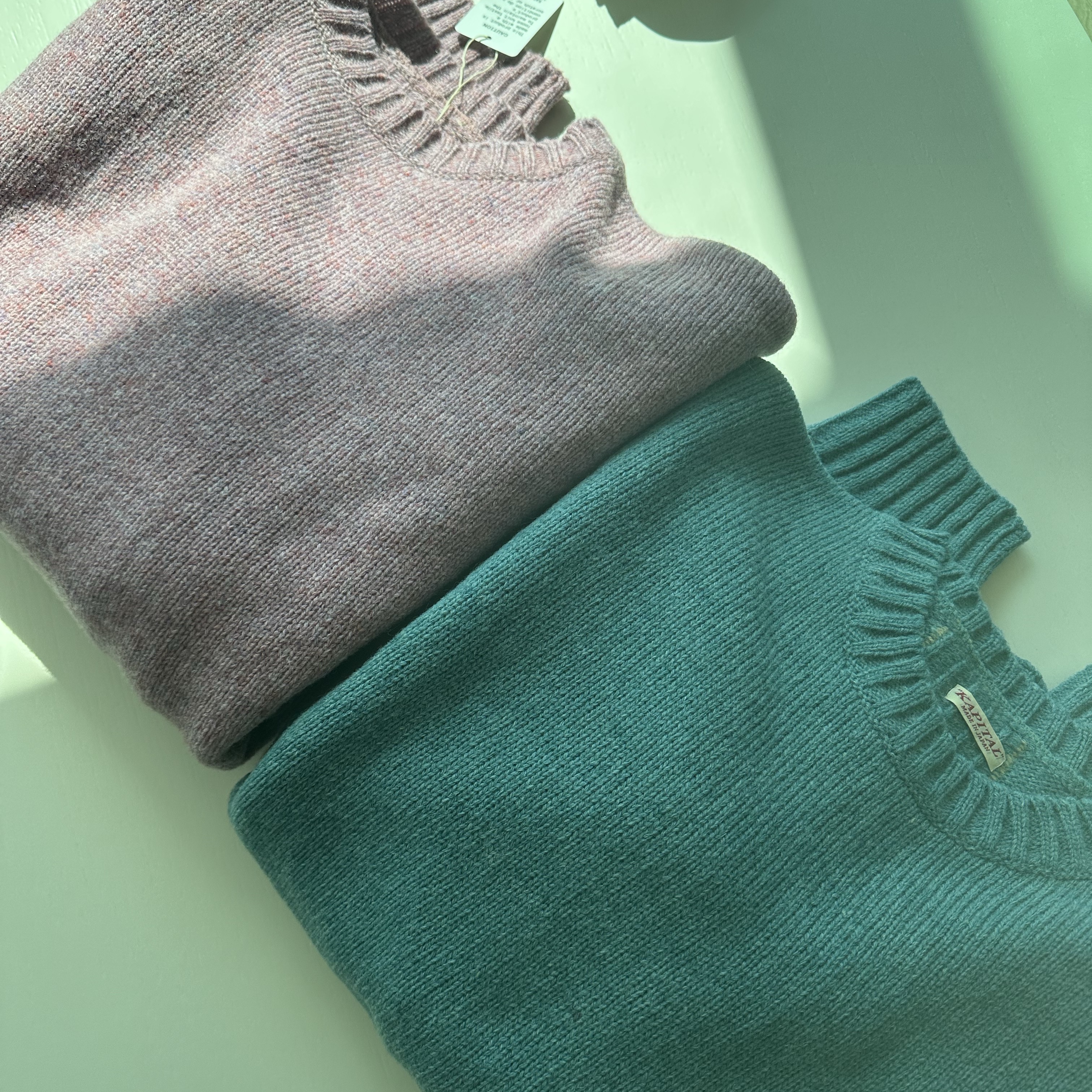 Kapital 5G Wool Bone Crewneck Sweater Saxophone 착용 스타일
