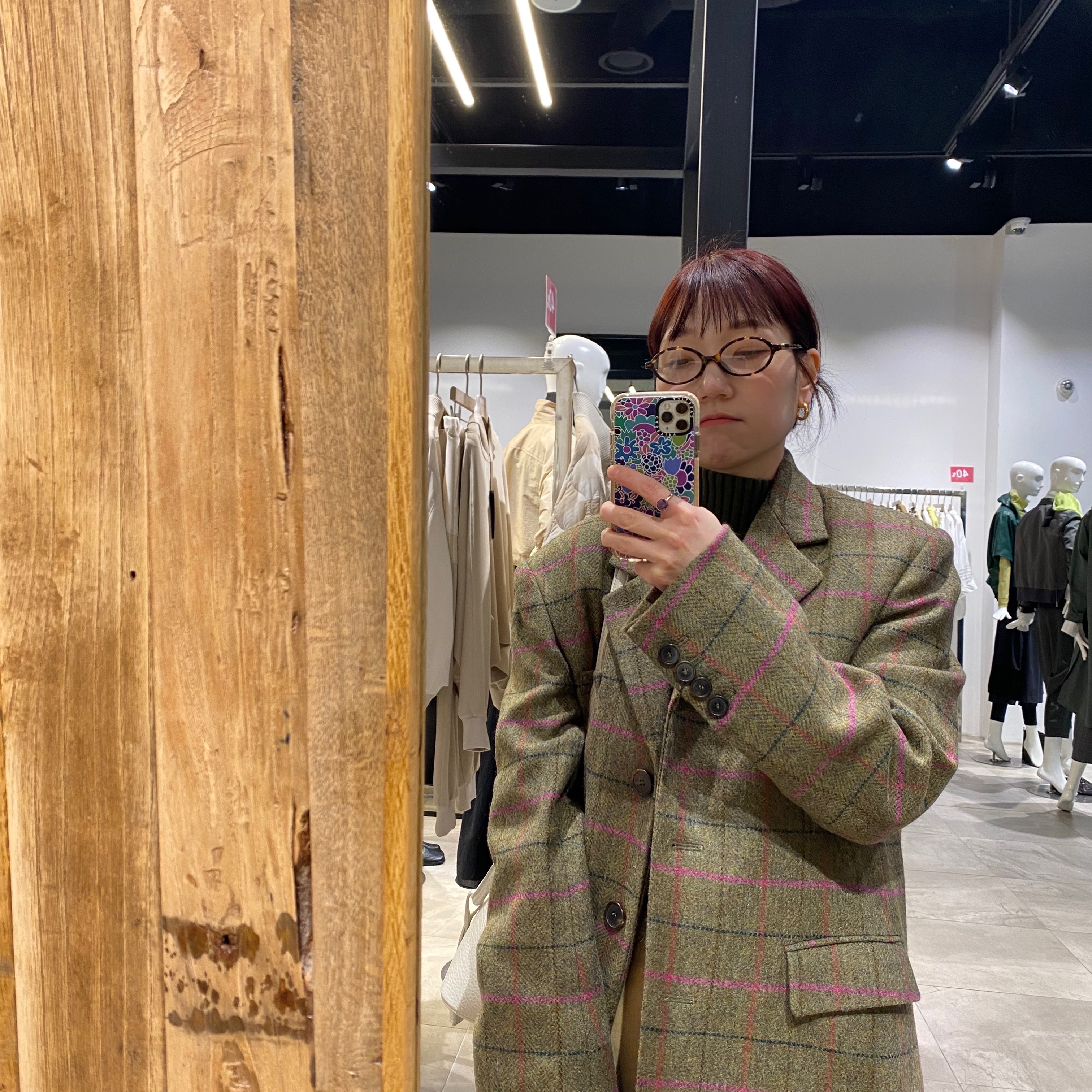 (W) 미우 미우 리가드 선글라스 블루 렌즈 허니 톨토이즈쉘 아세테이트 얼터너티브 핏, 메종 마르지엘라 5AC 클래식 베이비 위스테리아 착용 스타일