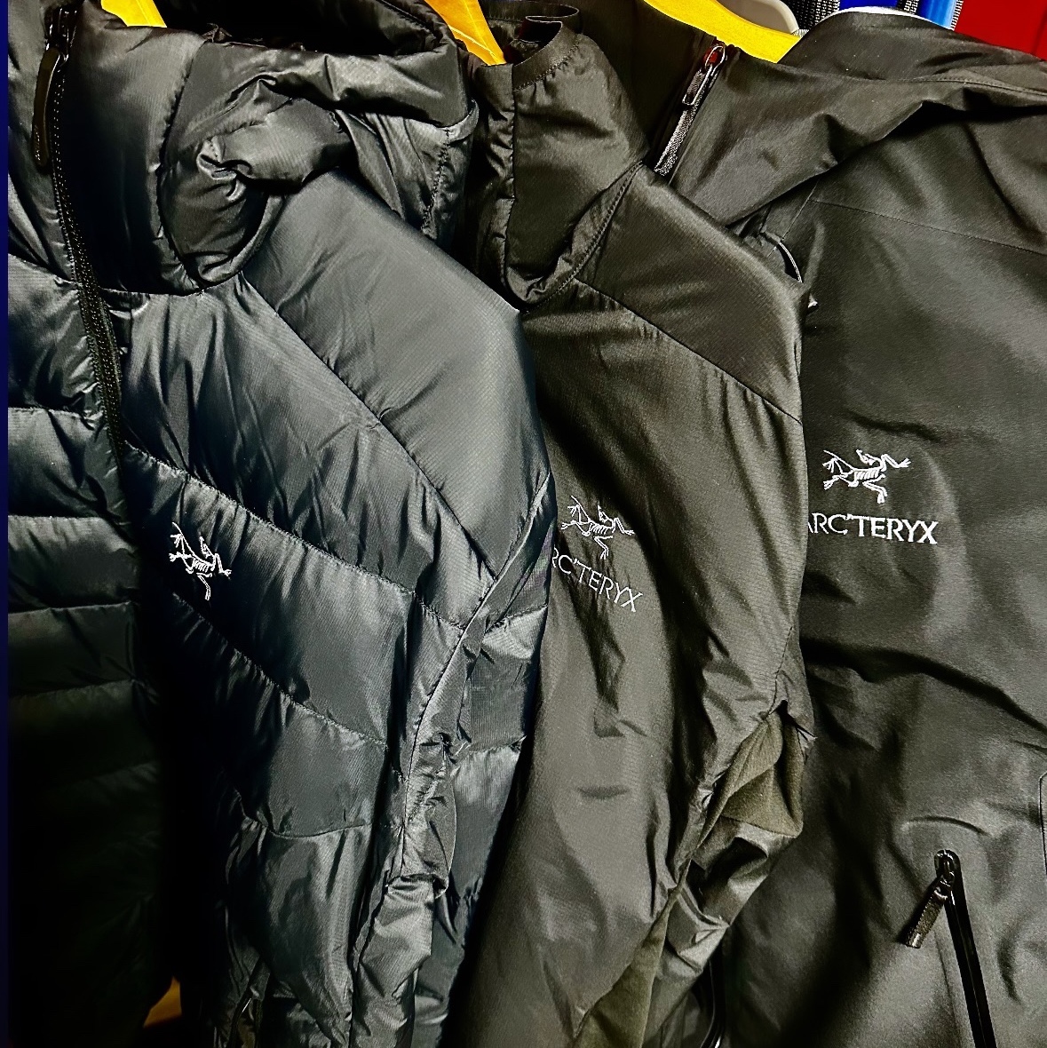 Arc'teryx Thorium Hoody Black, Arc'teryx Atom LT Hoody Black 착용 스타일 - 1