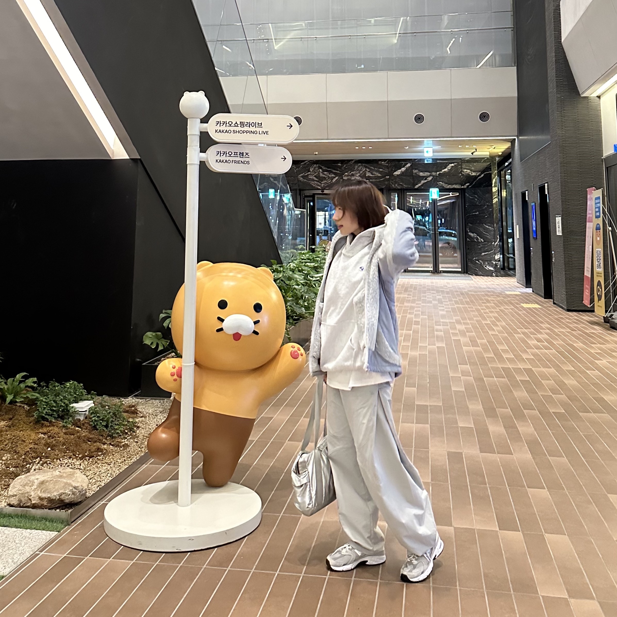 Sansan Gear Biped Hoodie White Melange - 23FW, Sansan Gear Fleece Hooded Jacket Light Grey - 23FW 착용 스타일 - 2