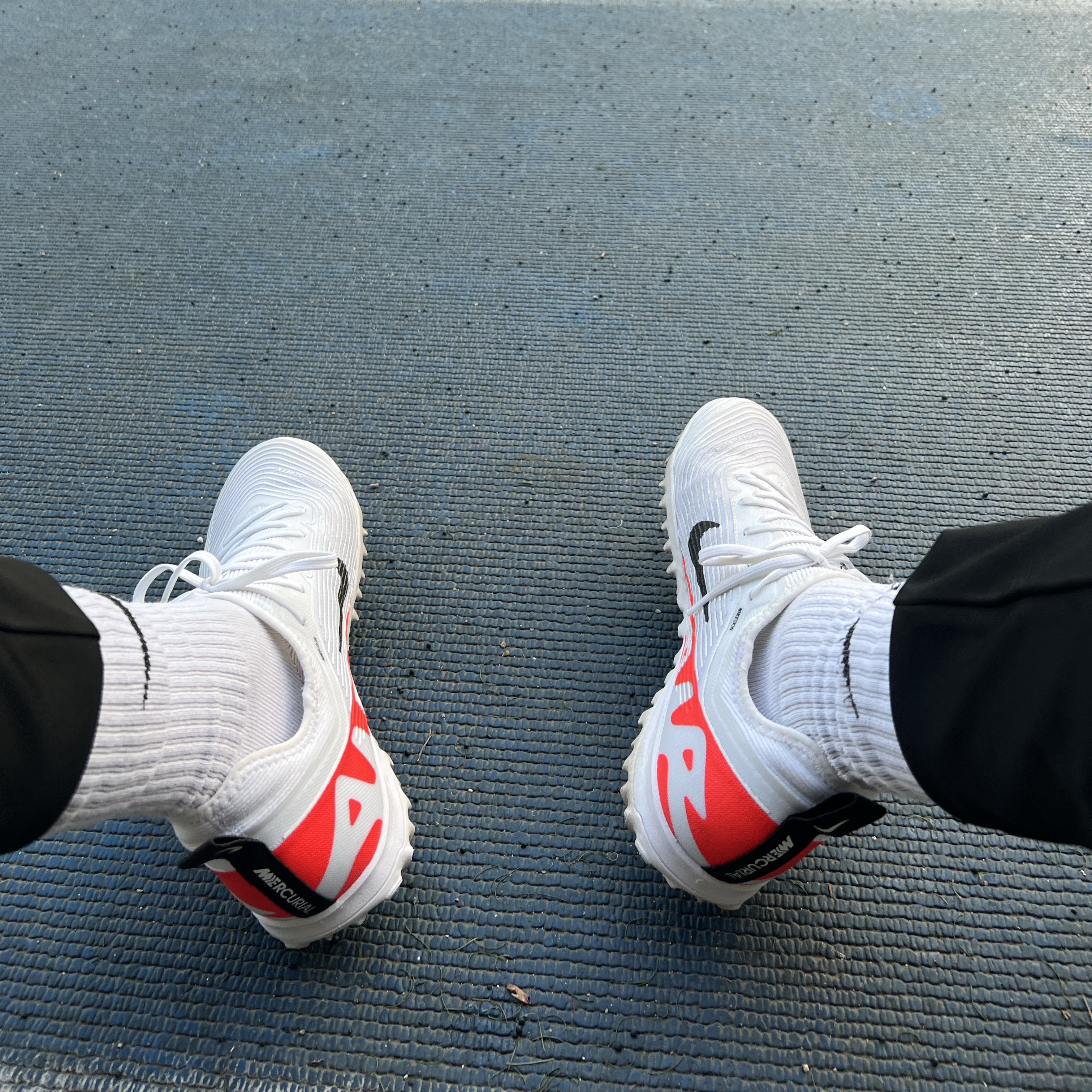 Nike Zoom Mercurial Vapor 15 Pro TF Bright Crimson White 착용 스타일