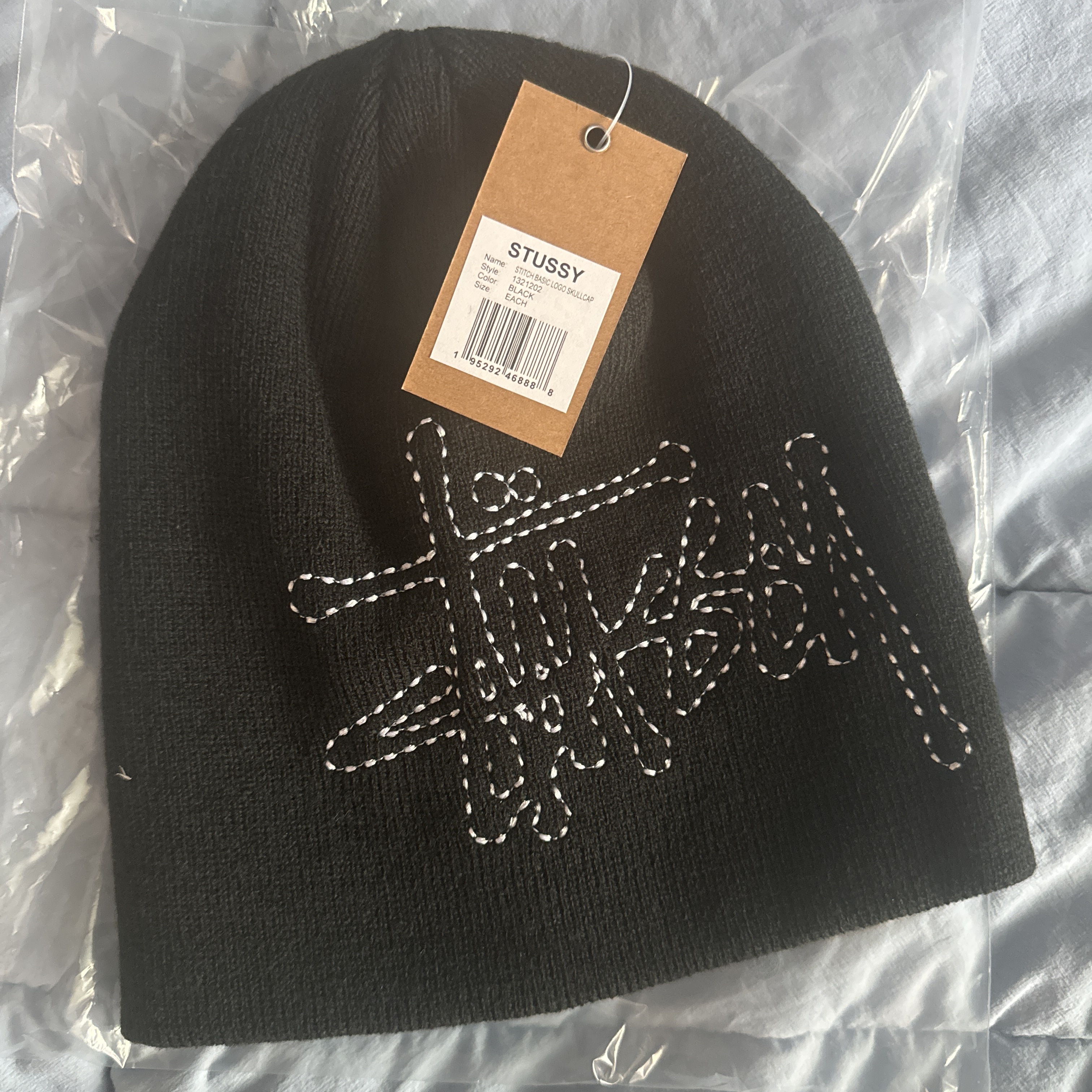 Stussy Skullcap Basic Logo Stitch Black 착용 스타일