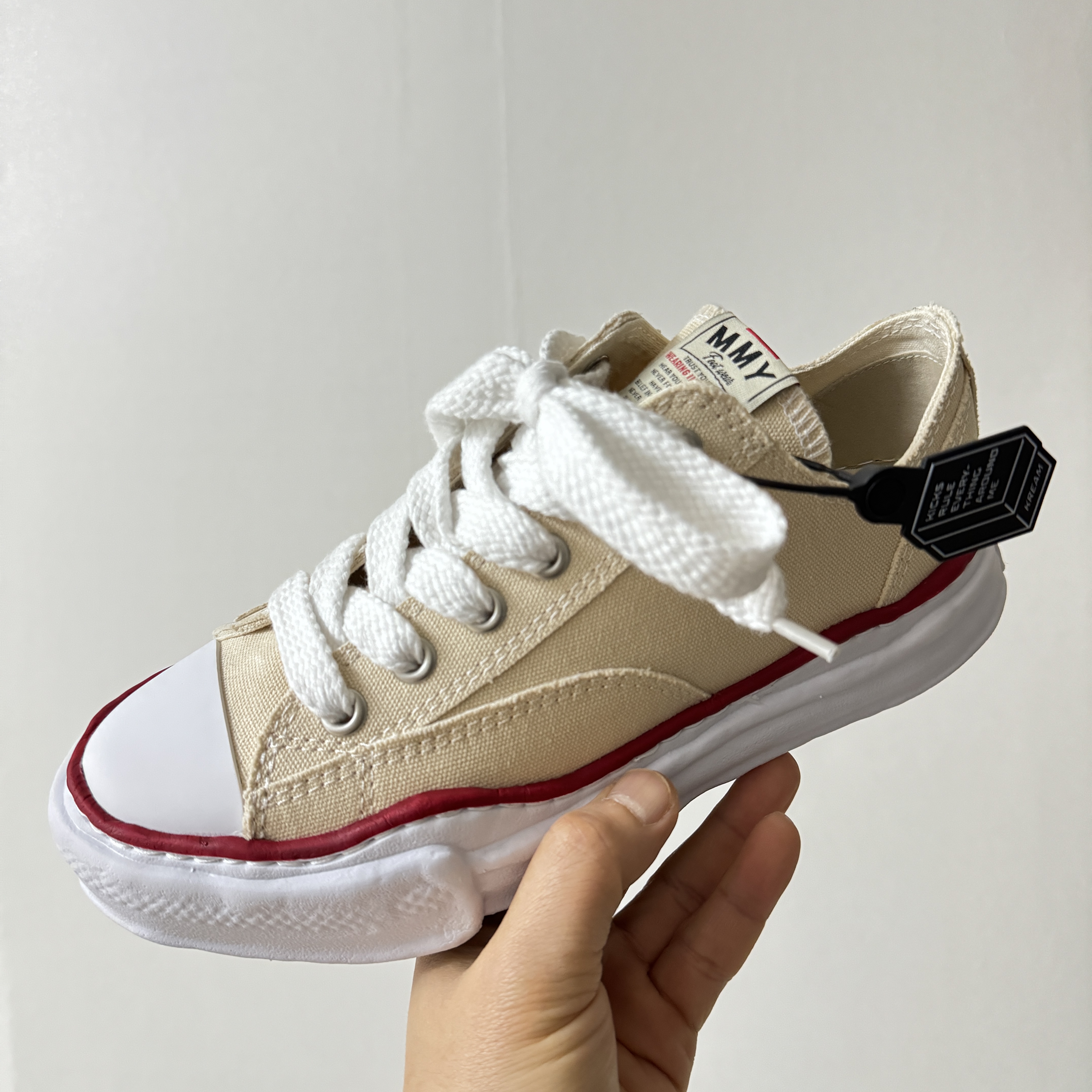 Maison Mihara Yasuhiro Peterson OG Sole Canvas Low-top Sneakers Natural 착용 스타일