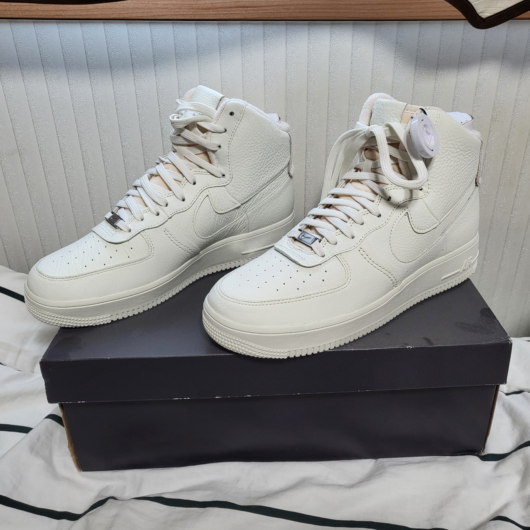 (W) Nike Air Force 1 High Sculpt Sail 착용 스타일