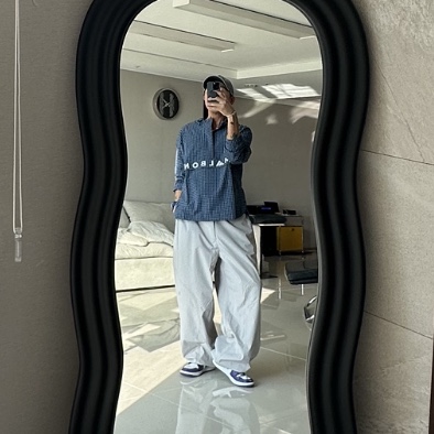 Malbon Golf x Adidas 1/2 Zip Anorak Hoodie Collegiate Navy, Jordan 1 Low Golf Court Purple 착용 스타일 - 4