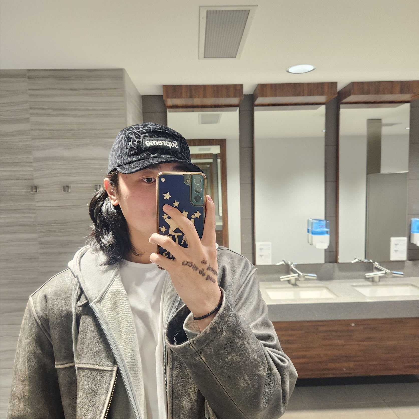 Supreme Leopard Corduroy Camp Cap Black - 23FW 착용 스타일 - 3