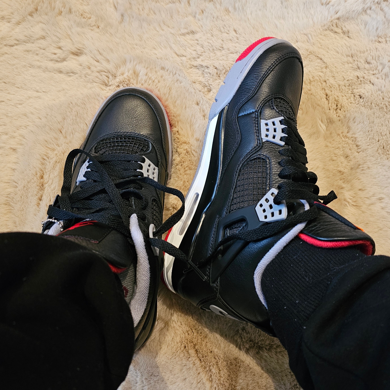 Jordan 4 Retro Bred Reimagined 착용 스타일 - 2