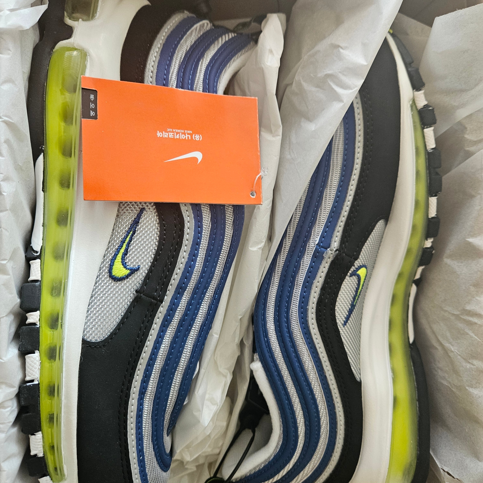 Nike Air Max 97 OG Atlantic Blue and Voltage Yellow 착용 스타일 - 2