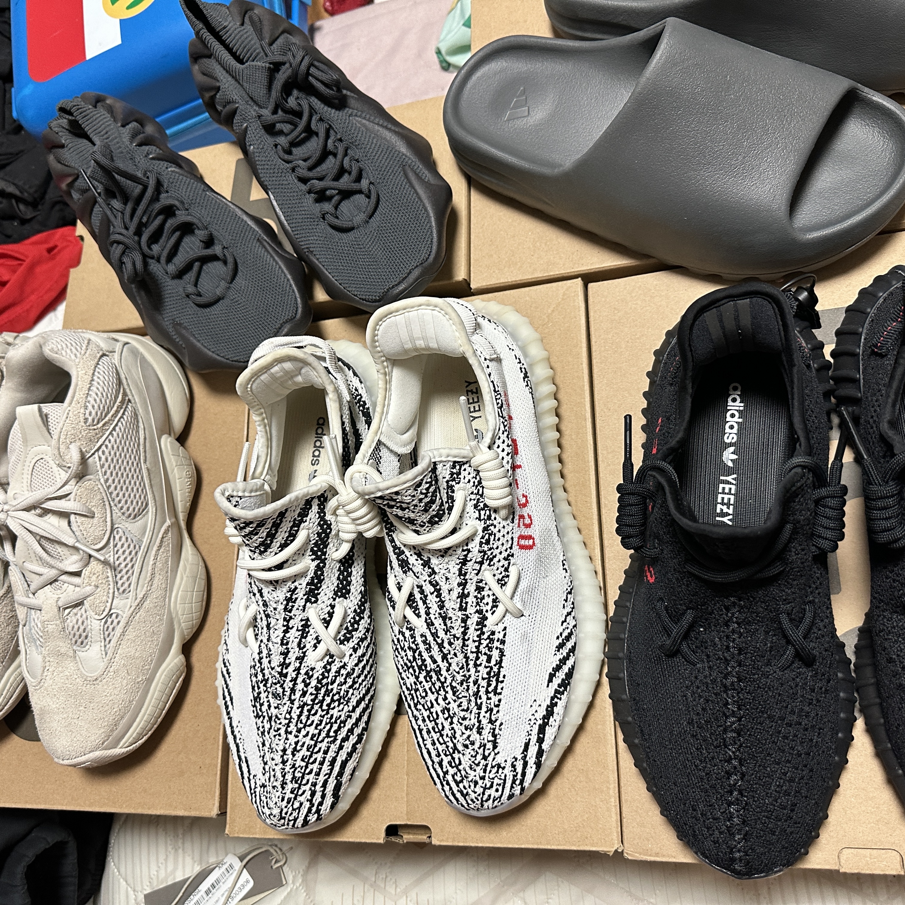 Adidas Yeezy Boost 350 V2 Black Red 2020, Adidas Yeezy Boost 350 V2 Zebra 2017/2019/2020 착용 스타일 - 4
