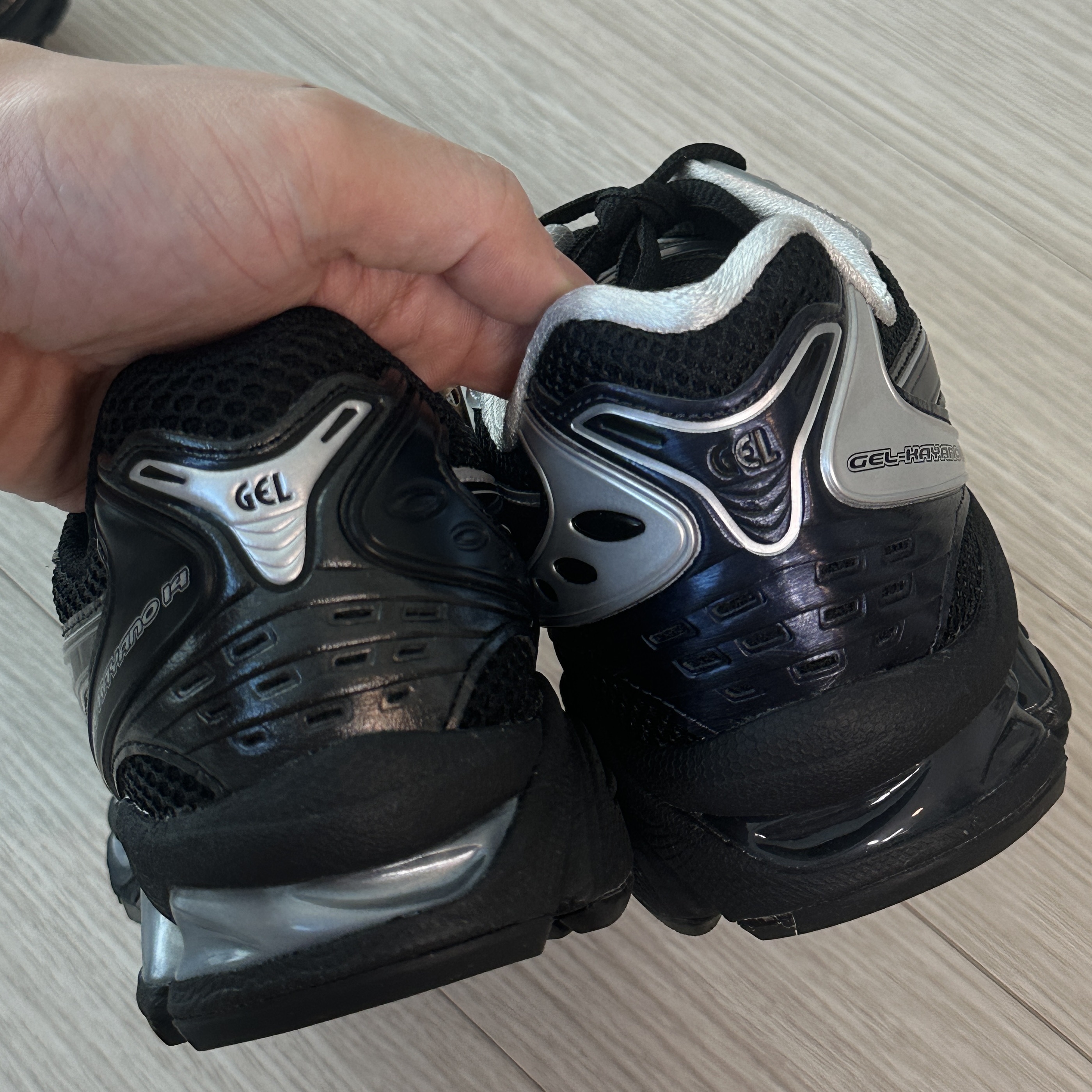 Asics Gel-Kayano 14 Black Pure Silver, Asics x Atmos x Undermycar Gel-Kayano 14 Black Pure Silver 착용 스타일 - 4