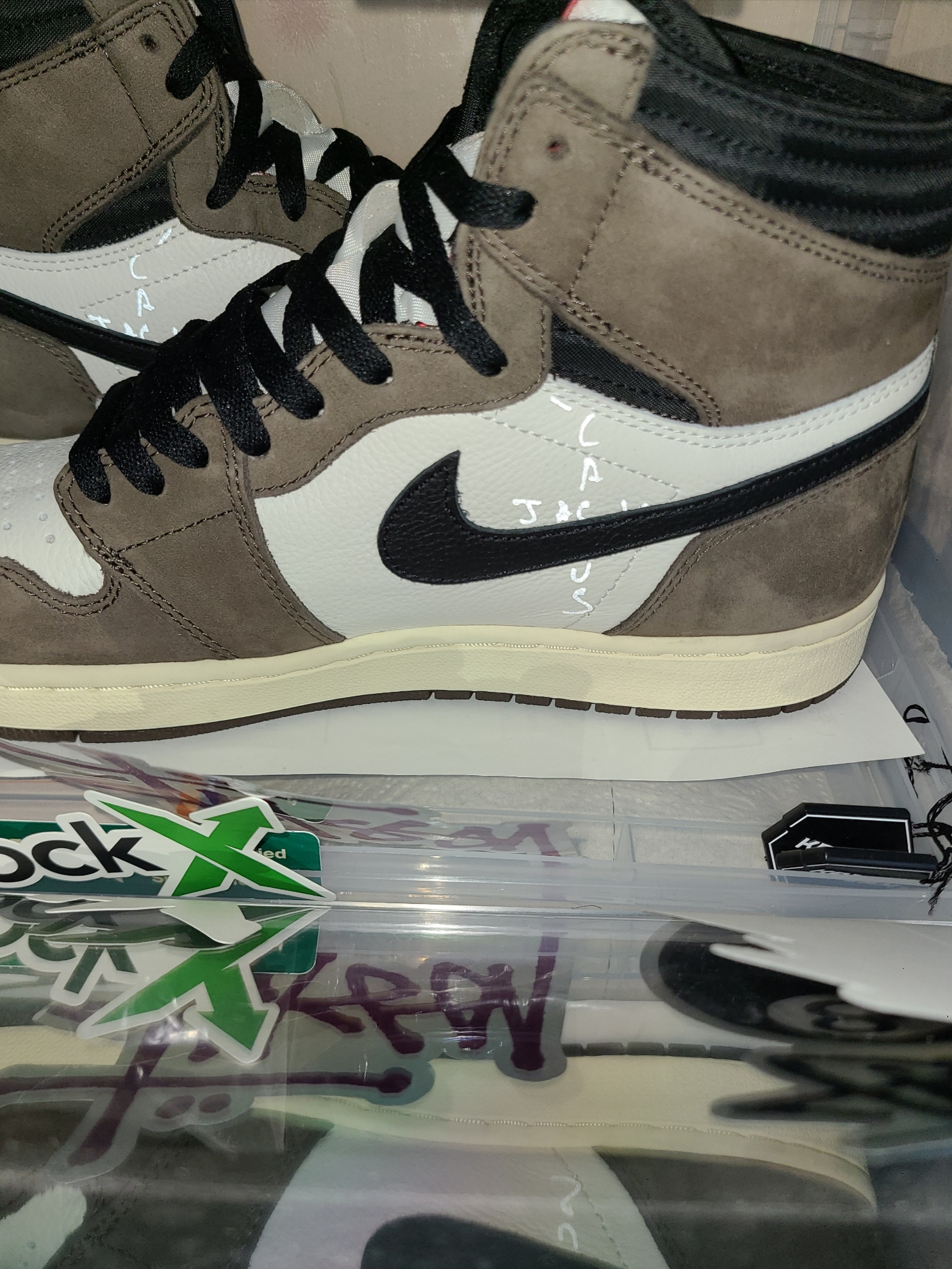 Jordan 1 x Travis Scott Retro High OG SP Mocha 착용 스타일