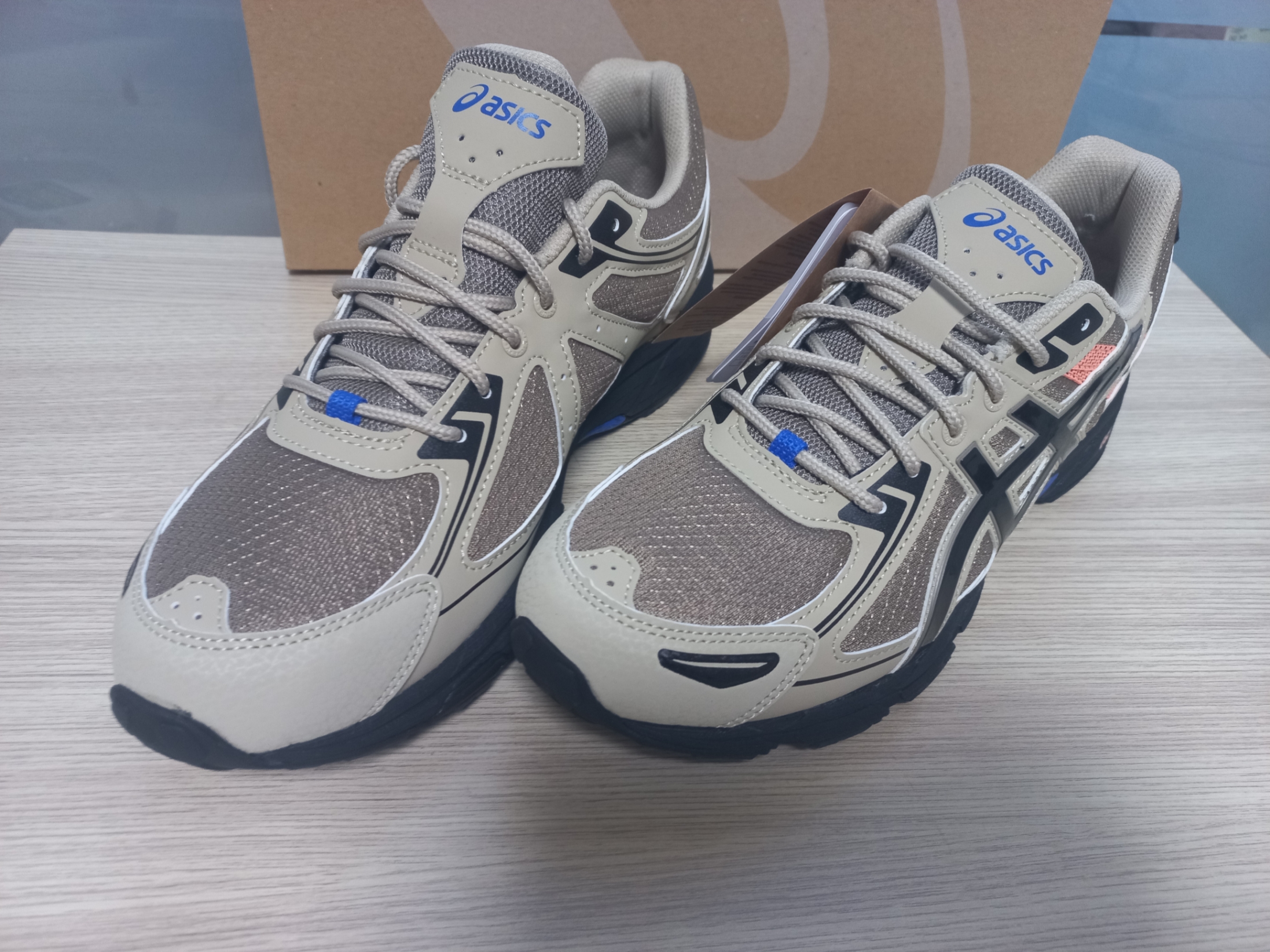 Asics Gel-Venture 6 SPS Pepper Black 착용 스타일 - 2