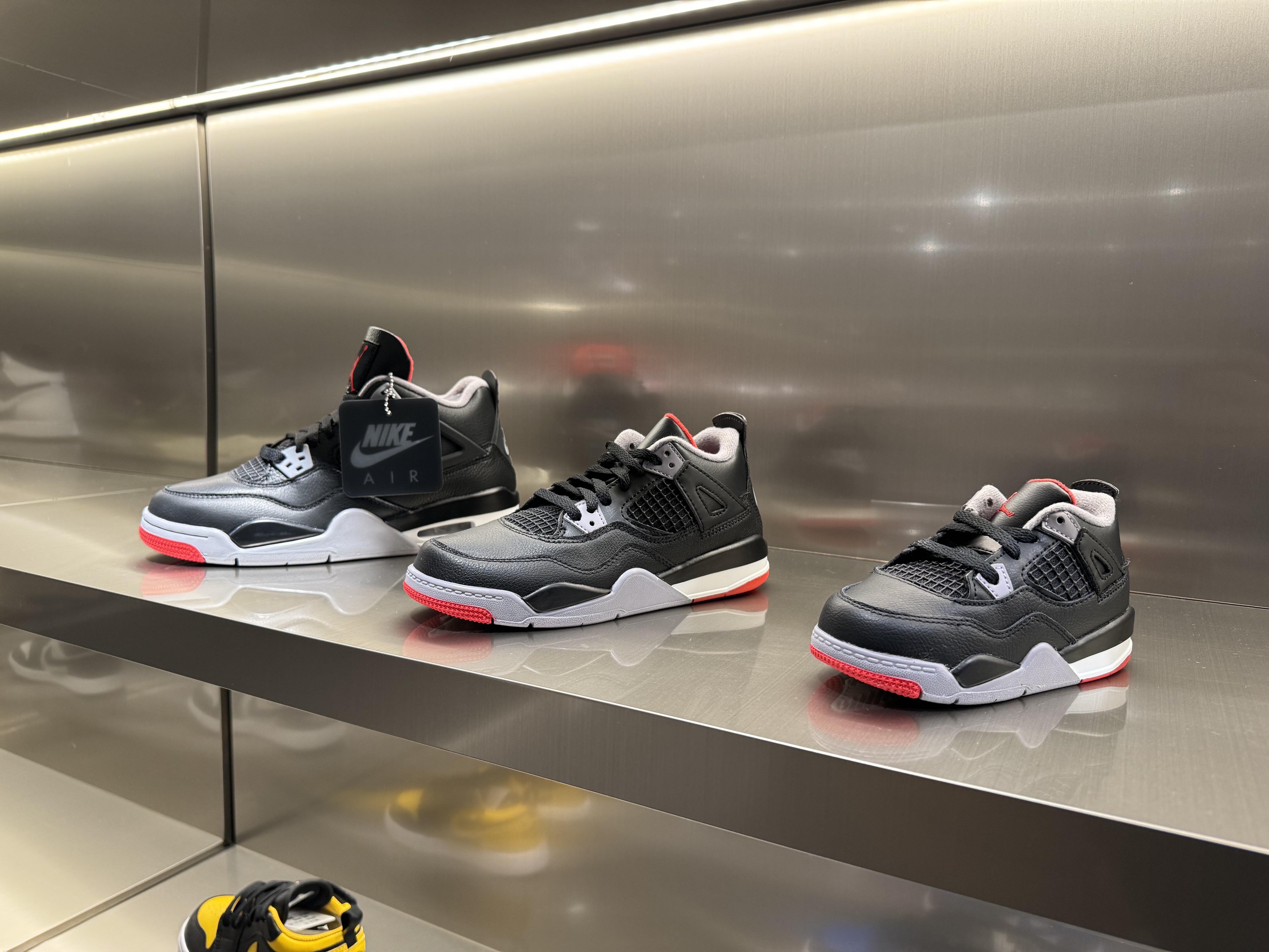 Jordan 4 Retro Bred Reimagined 착용 스타일 - 1