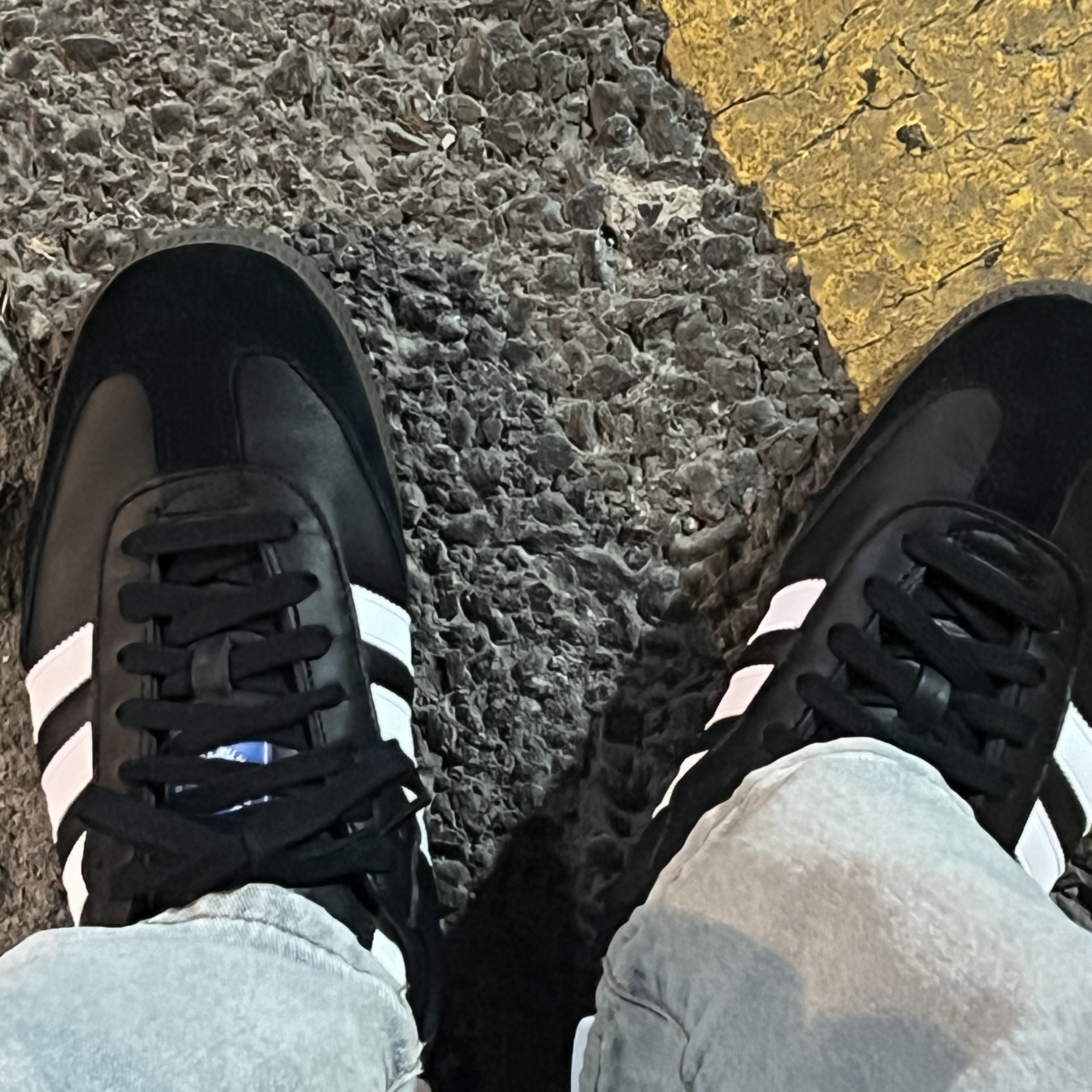 Adidas Samba OG Black White Gum 착용 스타일