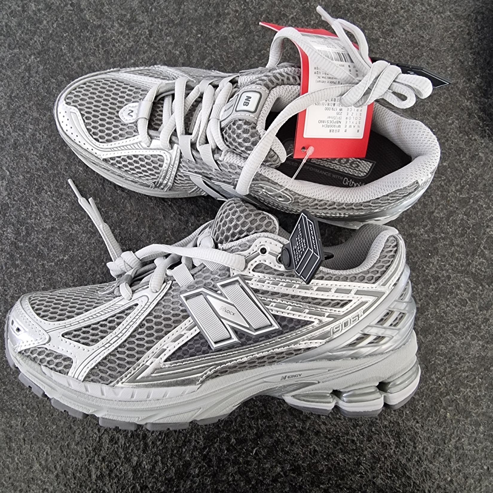 New Balance 1906R Harbor Grey Silver Metalic 착용 스타일
