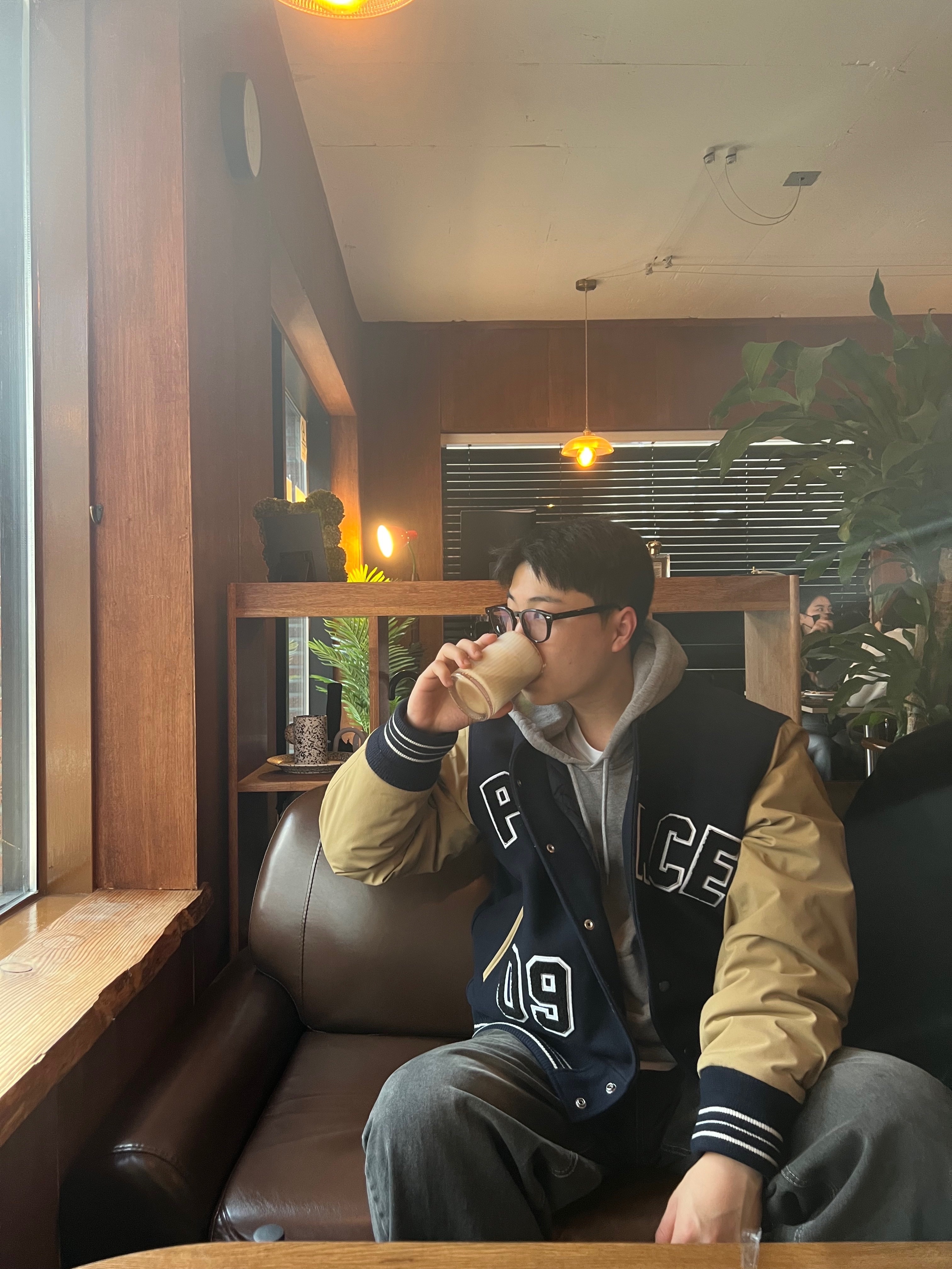 Palace Gore-Tex Going Further Varsity Navy - 23FW, Nike Air Force 1 '07 WB Flax 착용 스타일 - 2