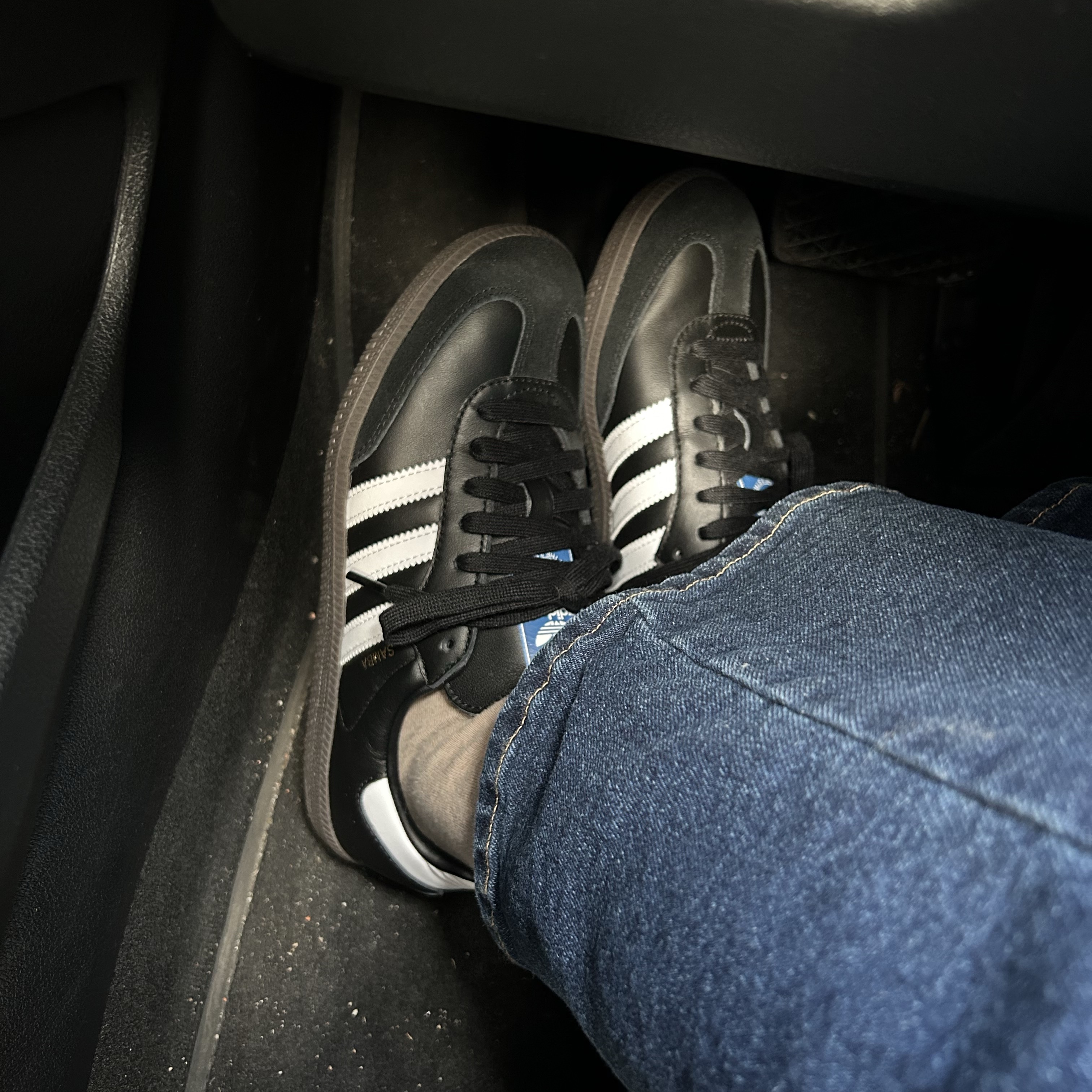 Adidas Samba OG Black White Gum 착용 스타일