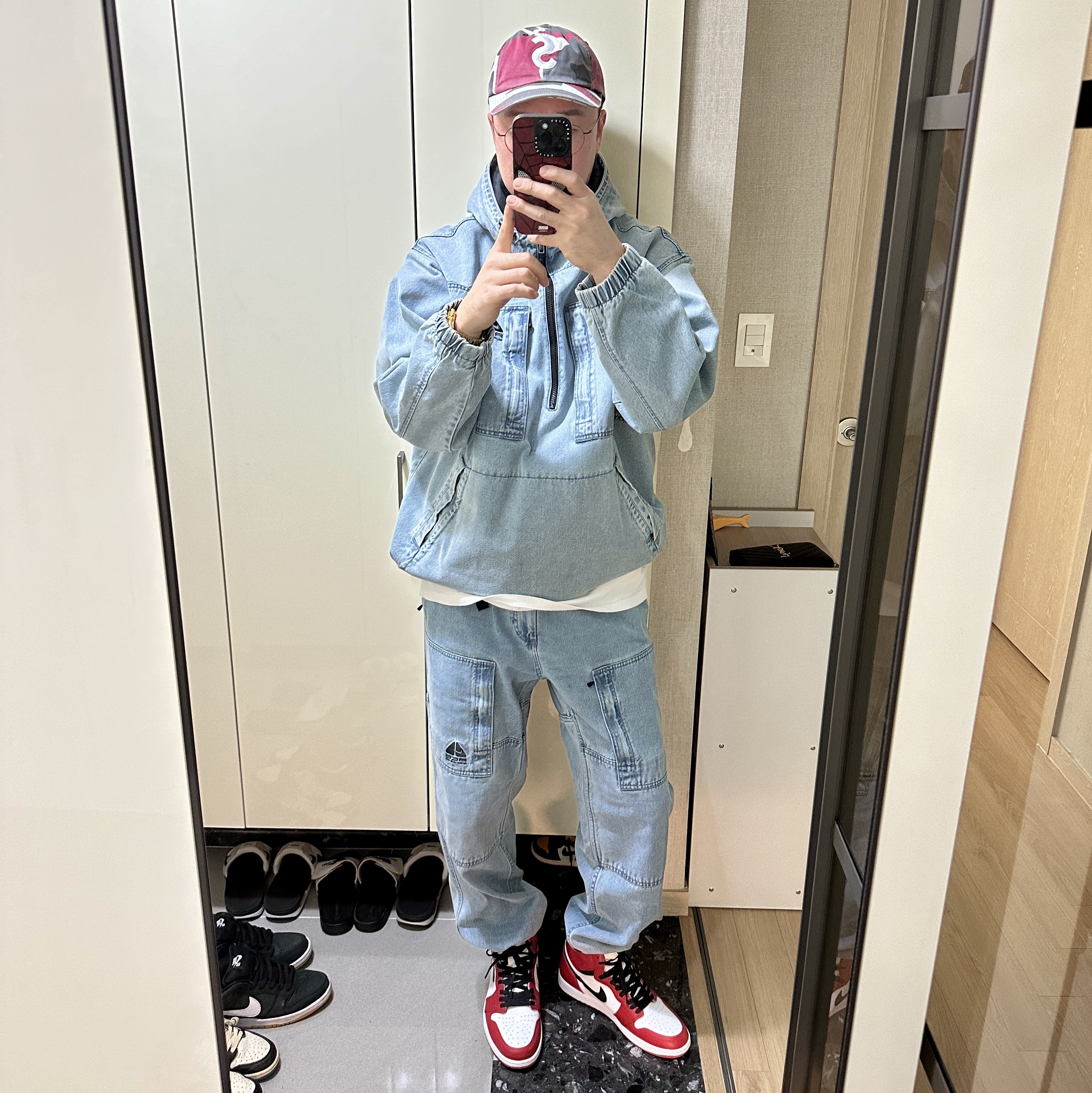 Supreme x Nike ACG Denim Pullover Washed Blue - 22FW, Supreme x Nike ACG Belted Denim Pants Washed Blue - 22FW 착용 스타일