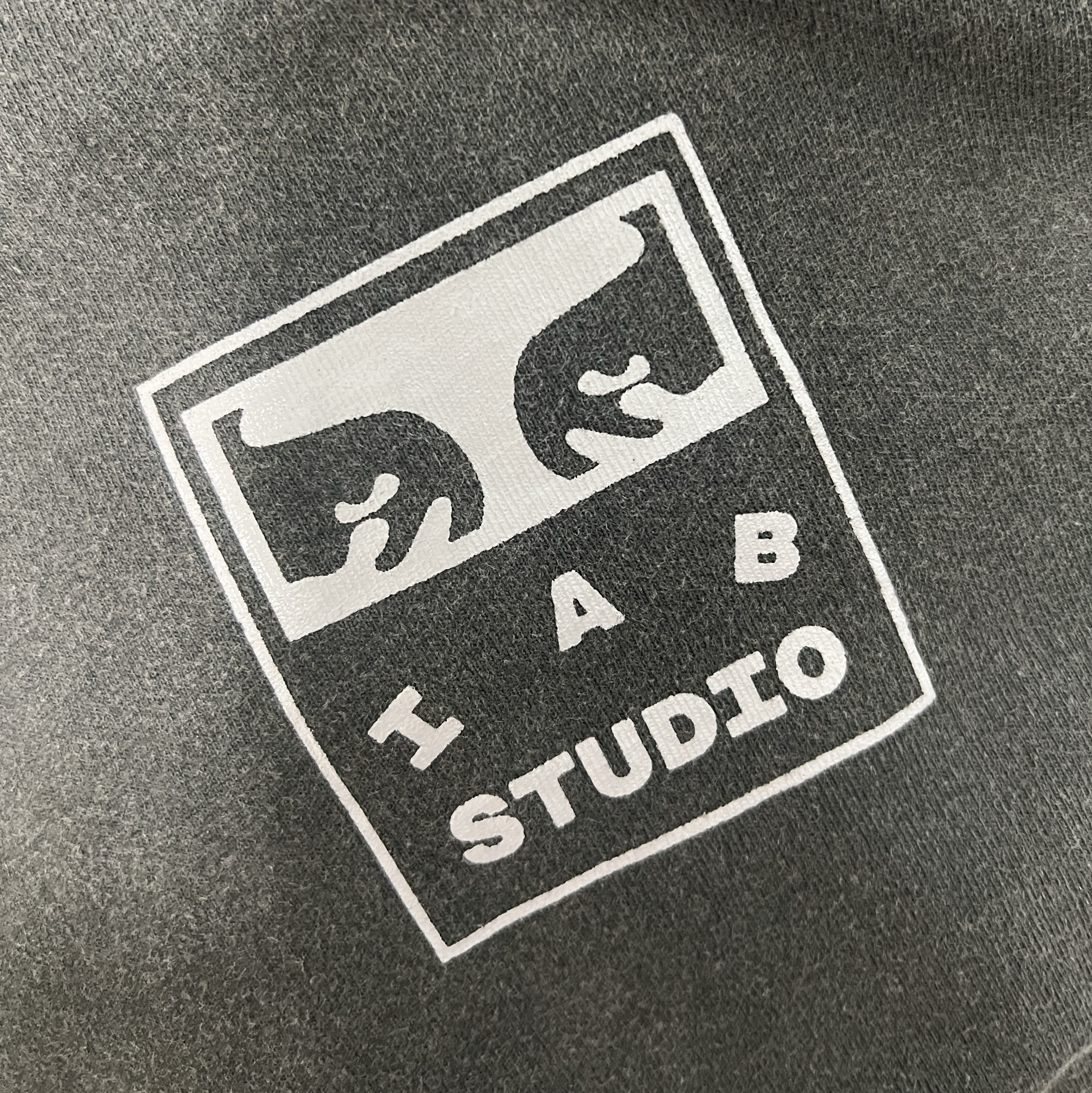 IAB Studio x Obey Icon Heavyweight Box T-Shirt Digital Black 착용 스타일
