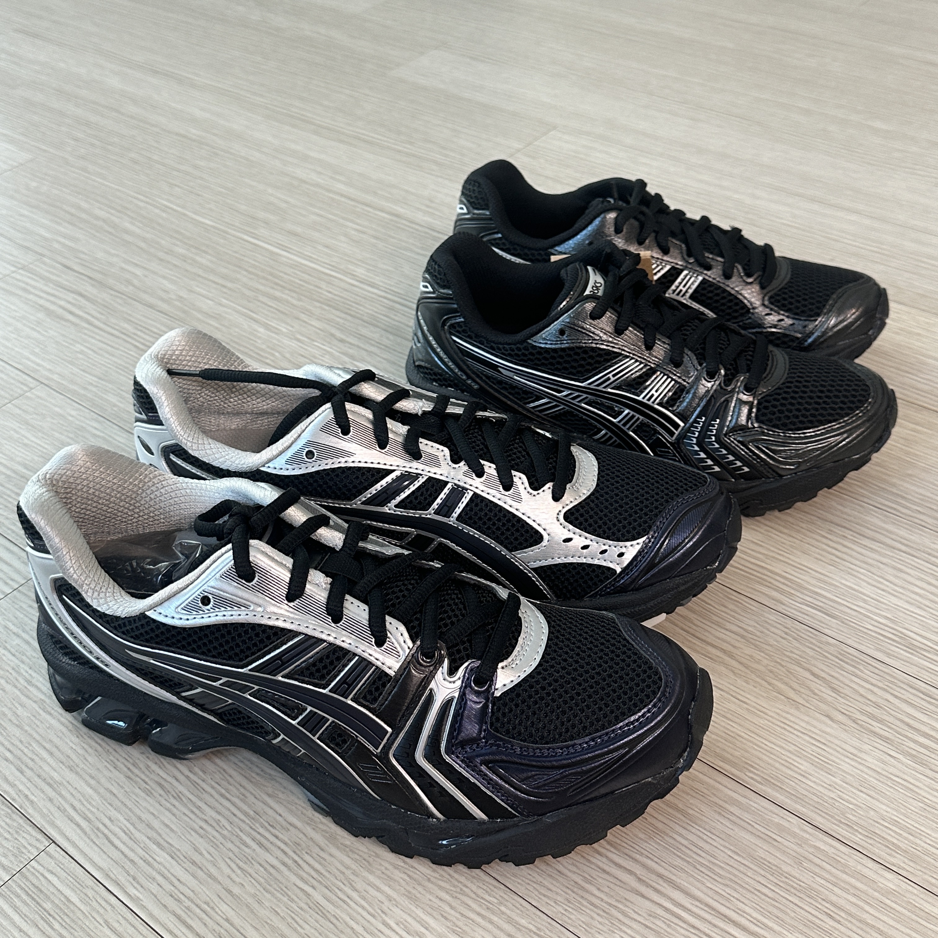 Asics Gel-Kayano 14 Black Pure Silver, Asics x Atmos x Undermycar Gel-Kayano 14 Black Pure Silver 착용 스타일 - 2
