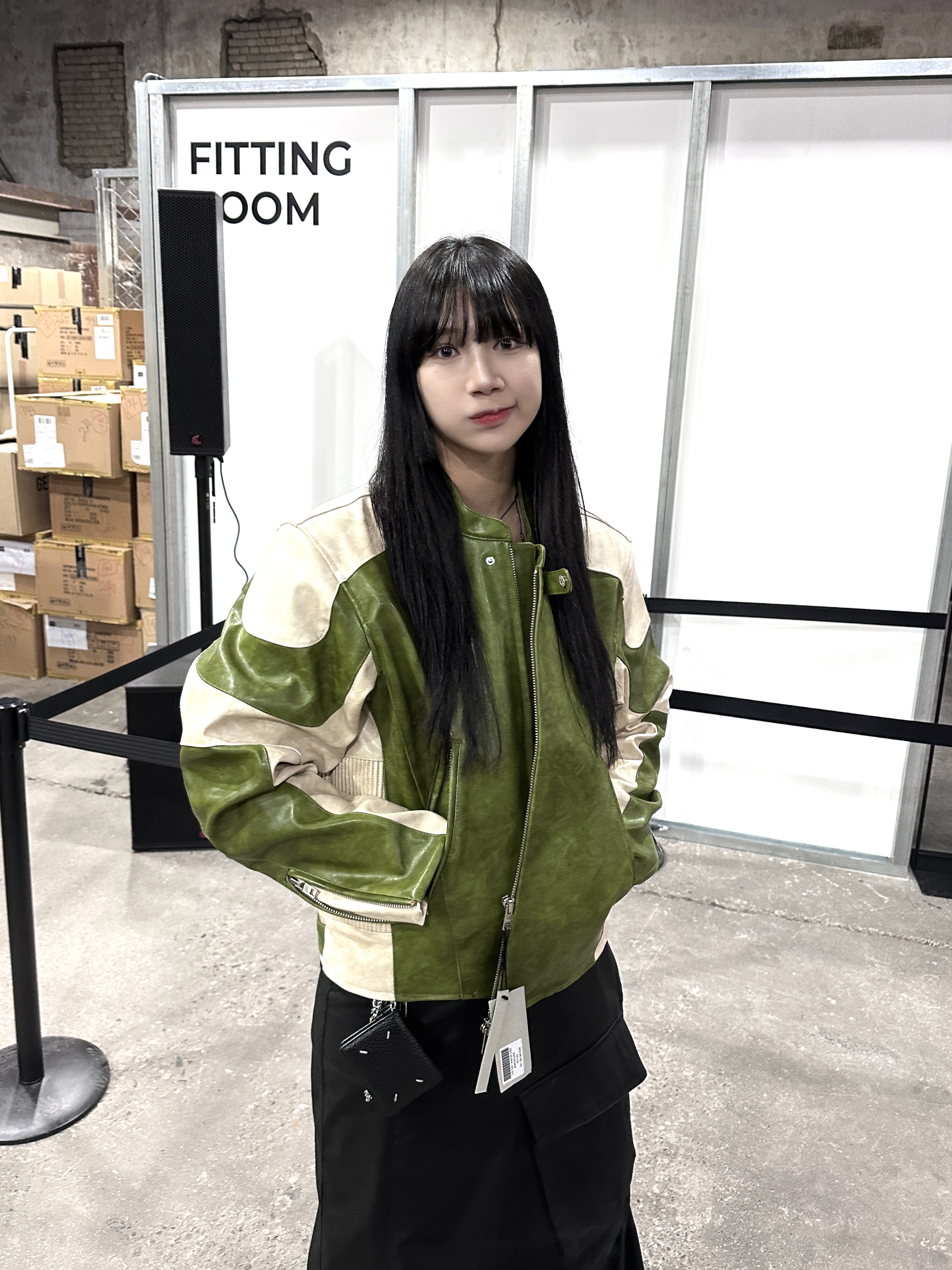 Maison Margiela Keyring Wallet Black, Nike x Stussy Air Penny II Rattan and Limestone 착용 스타일 - 1