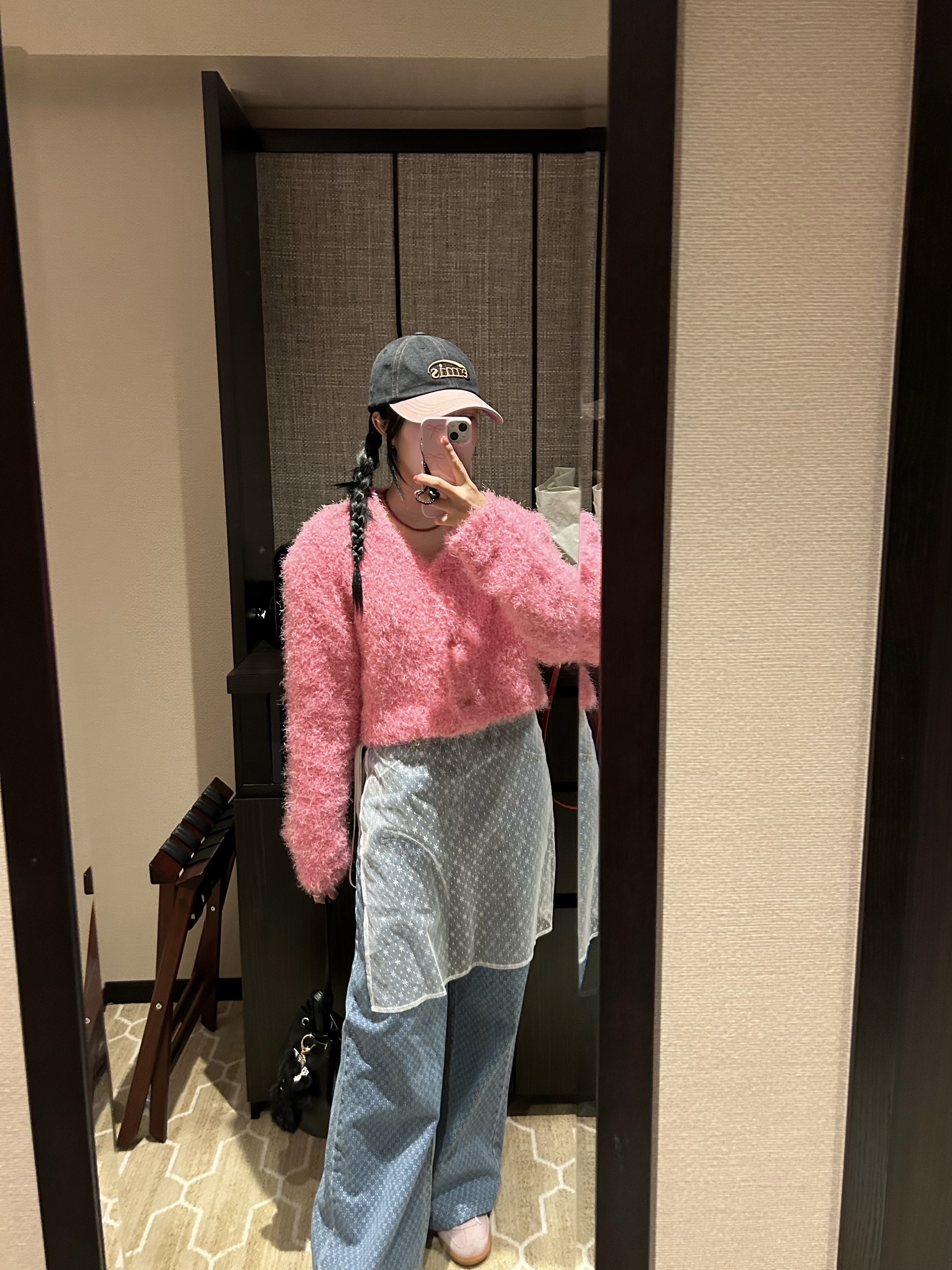 Emis Washed Denim Ball Cap Gray Pink, Emis Leather Mini Backpack Black 착용 스타일 - 6