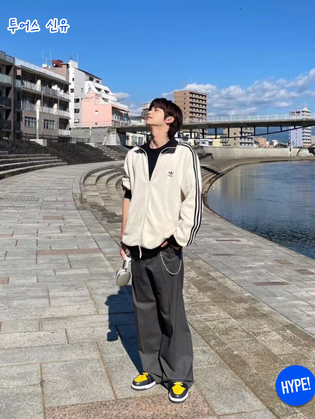 Adidas Adicolor Classic Waffle Beckenbauer Track Jacket Wonder White - KR Sizing, Adidas Adicolor Classic Waffle Beckenbauer Track Jacket Wonder White - US Sizing 착용 스타일 - 5