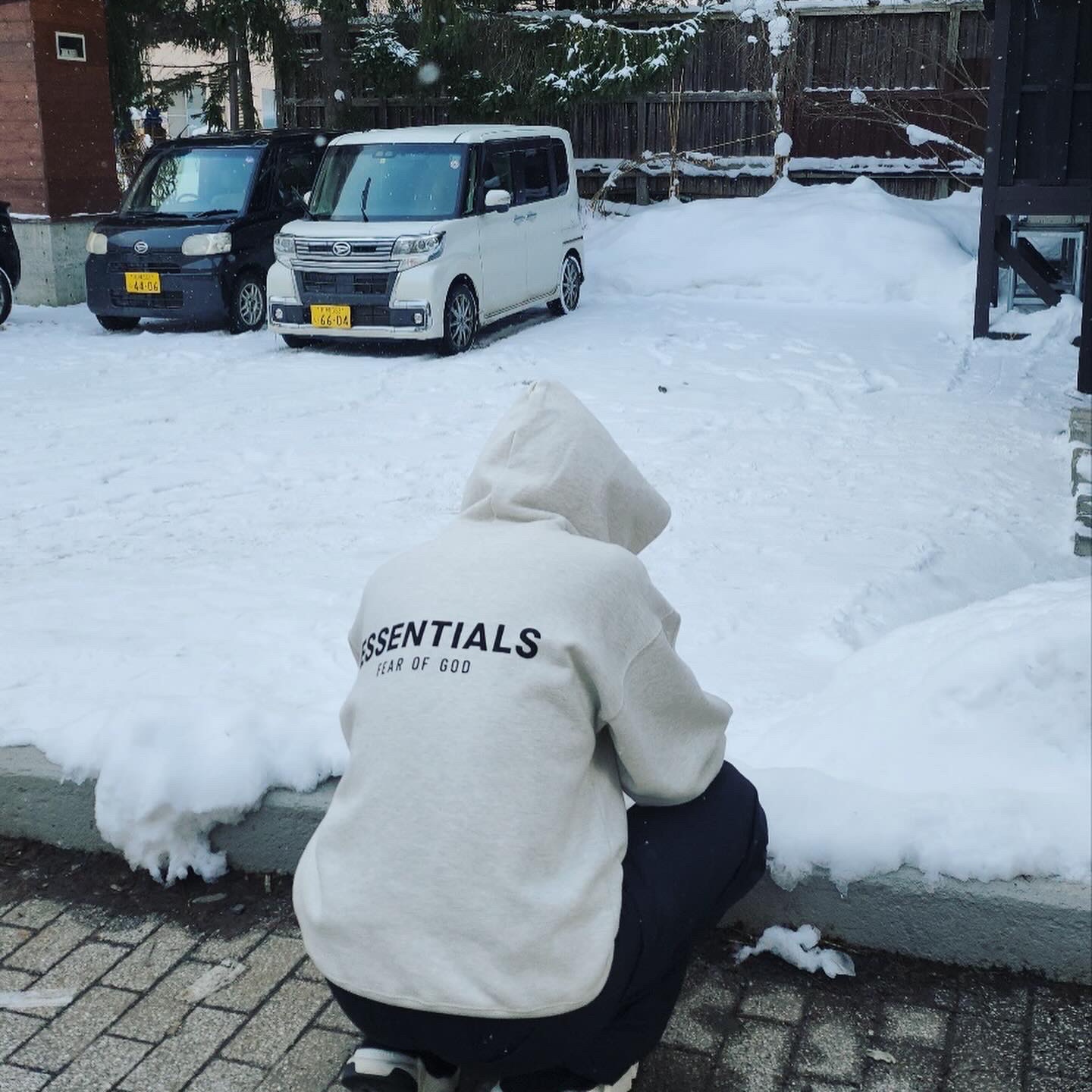 Essentials The Core Collection Hoodie Light Oatmeal, Stussy Ripstop Cargo Beach Pants Black 착용 스타일 - 2